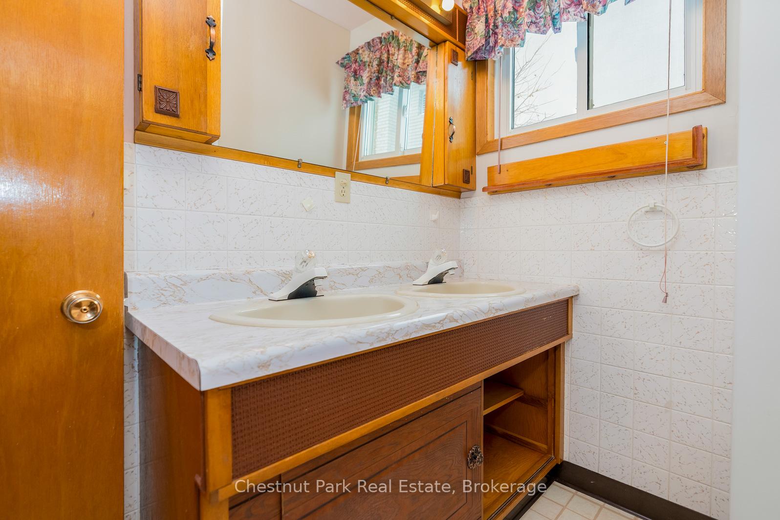 Photo 21 of 185 Walnut Street, Collingwood — HOMEH