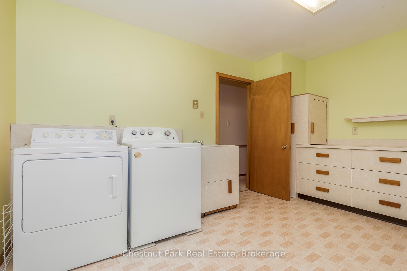 Photo 17 of 185 Walnut Street, Collingwood — HOMEH