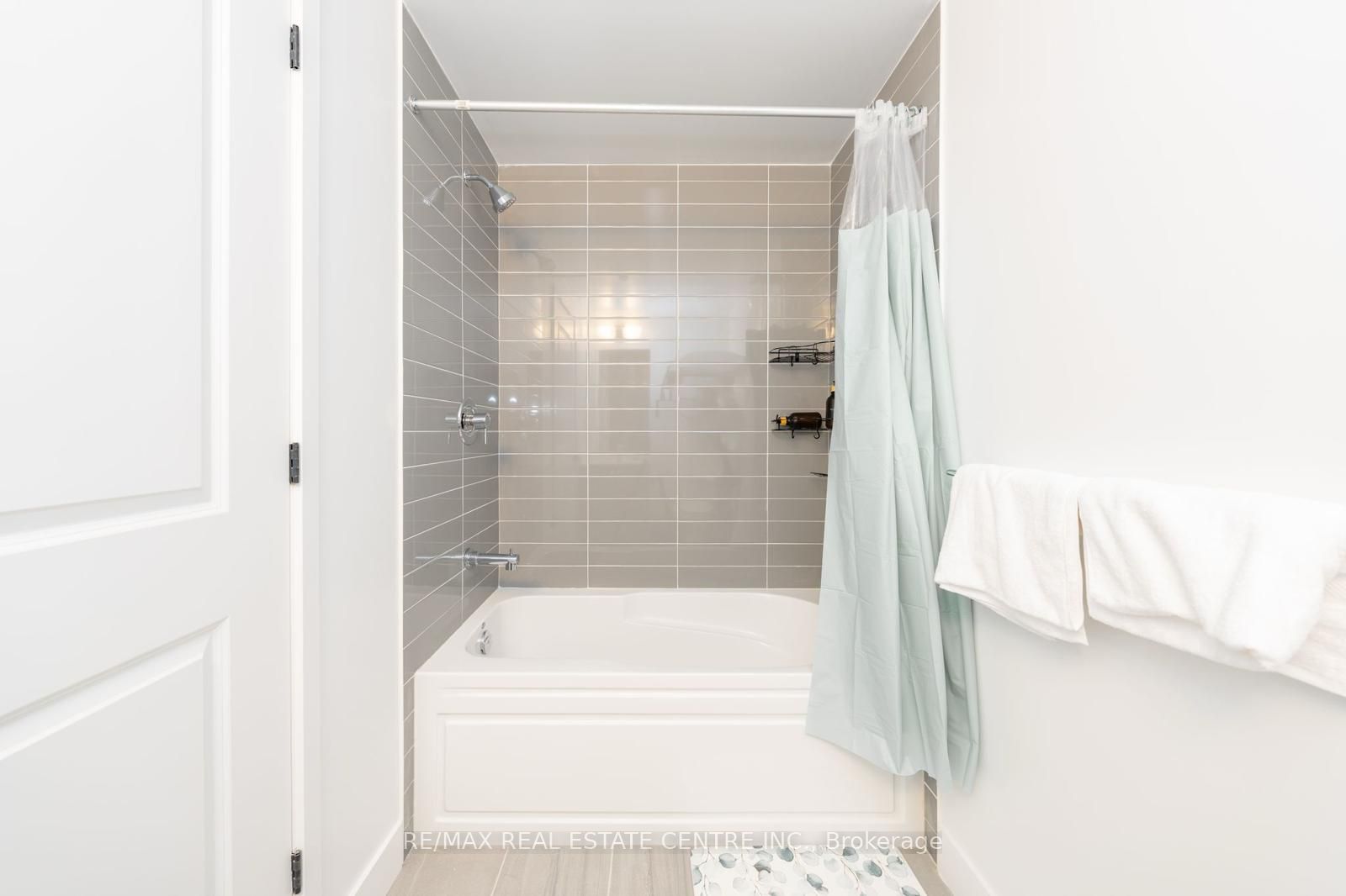 Photo 18 of Unit 313, 2343 Khalsa Gate, Oakville, Westmount — HOMEH