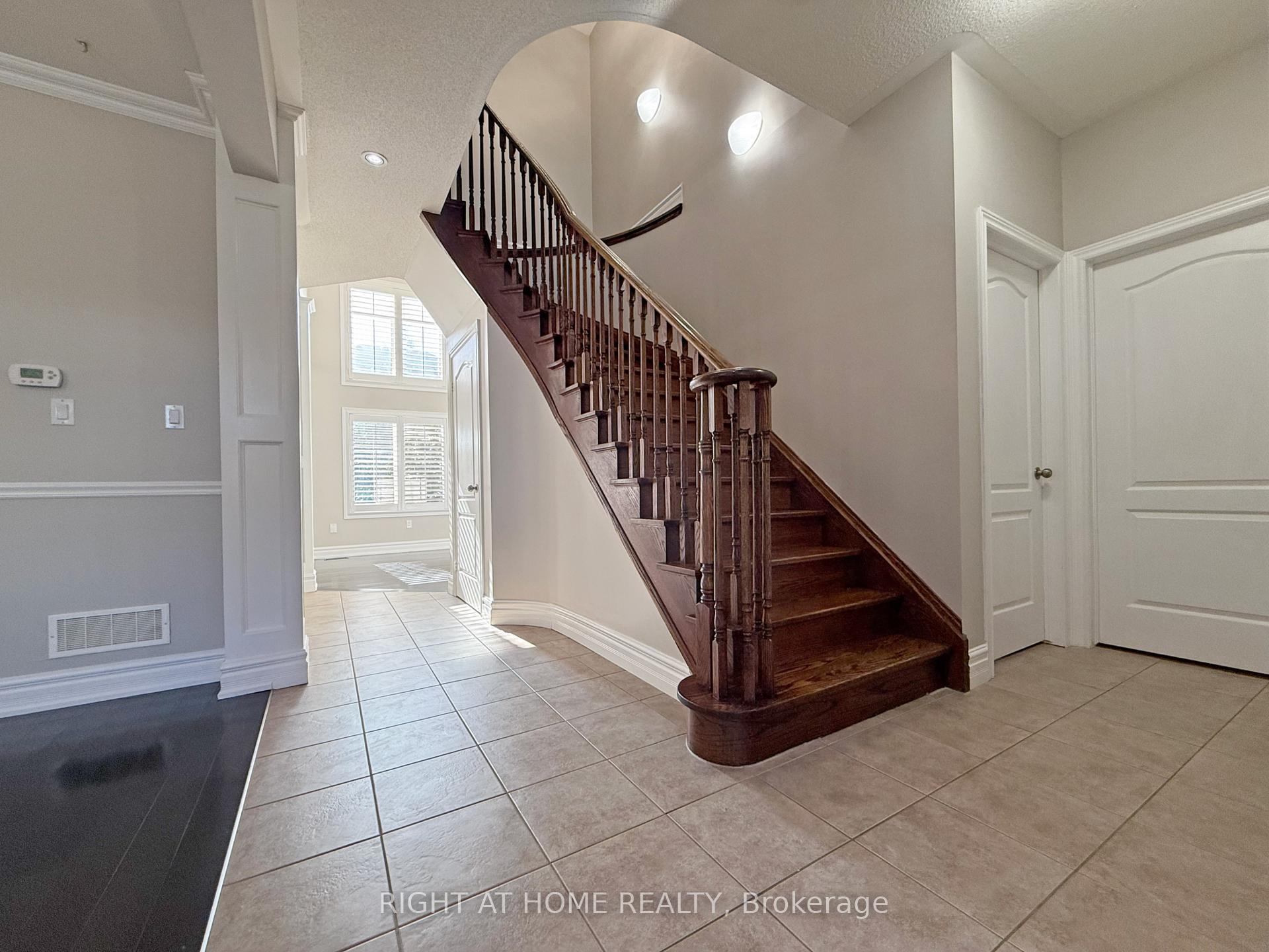 Photo 3 of 1294 Baseline Road, Hamilton, Winona Park — HOMEH