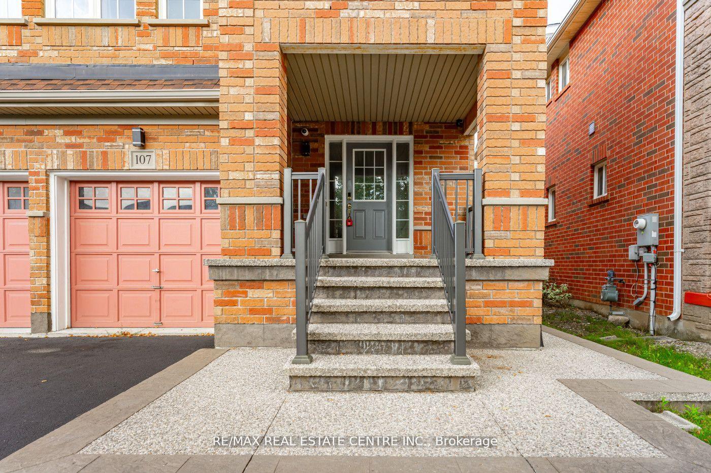 Photo 3 of 107 Crown Victoria Drive, Brampton, Fletcher's Meadow — HOMEH