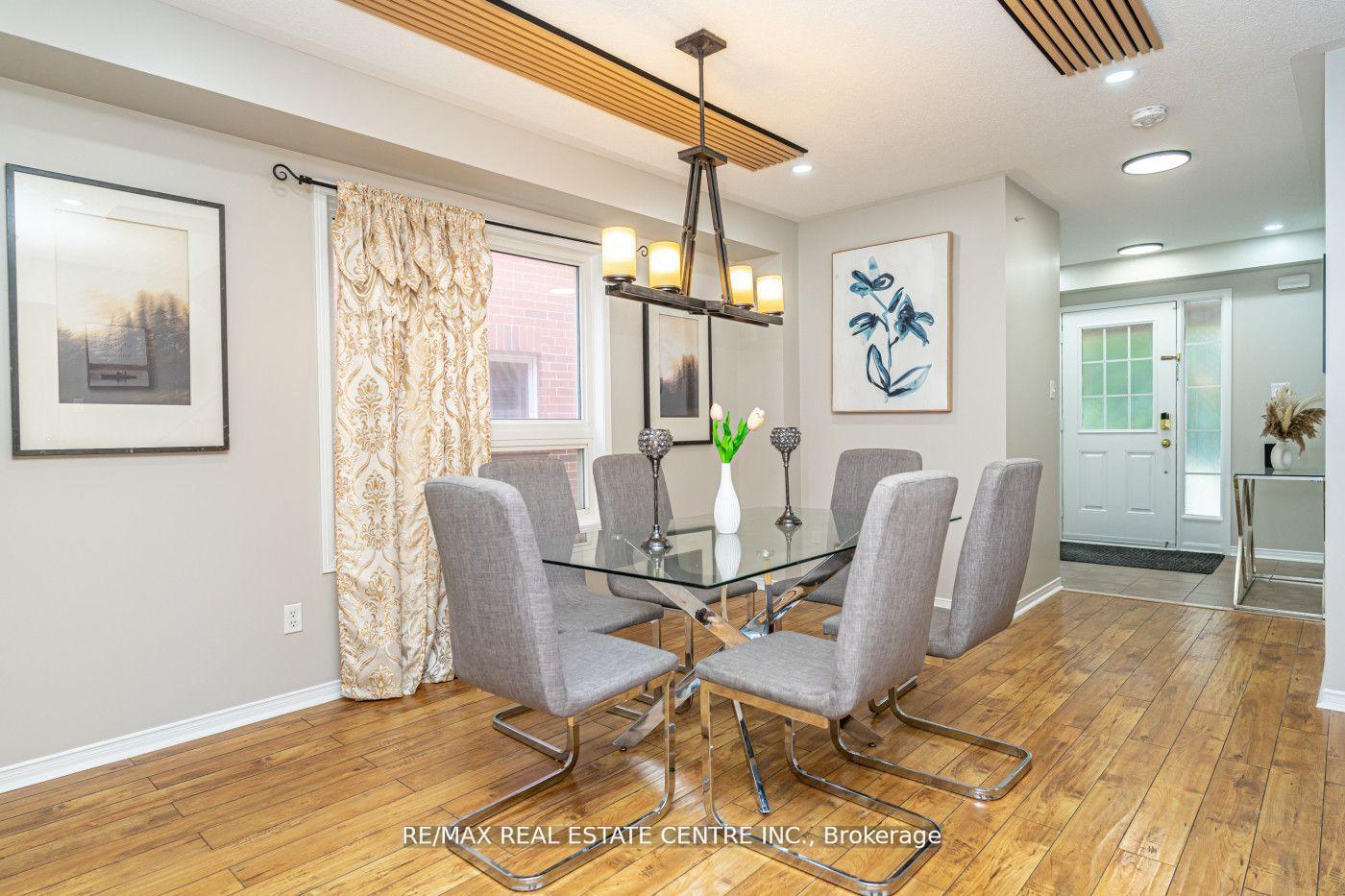 Photo 4 of 107 Crown Victoria Drive, Brampton, Fletcher's Meadow — HOMEH