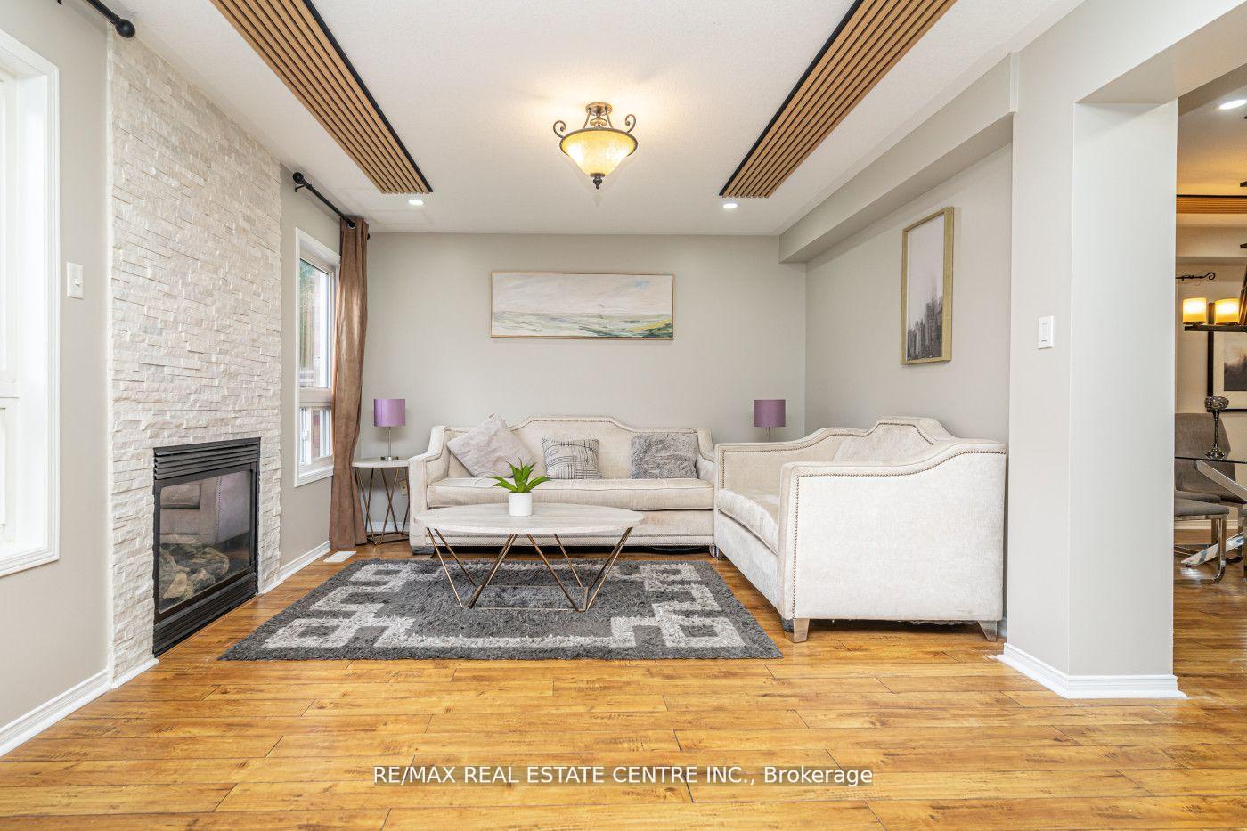 Photo 8 of 107 Crown Victoria Drive, Brampton, Fletcher's Meadow — HOMEH