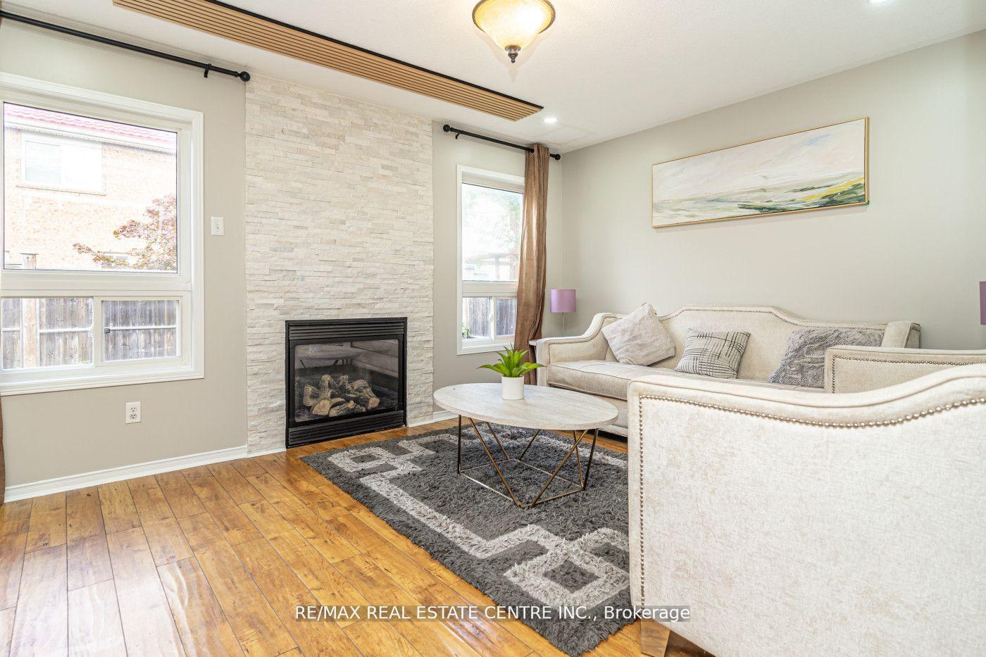 Photo 7 of 107 Crown Victoria Drive, Brampton, Fletcher's Meadow — HOMEH