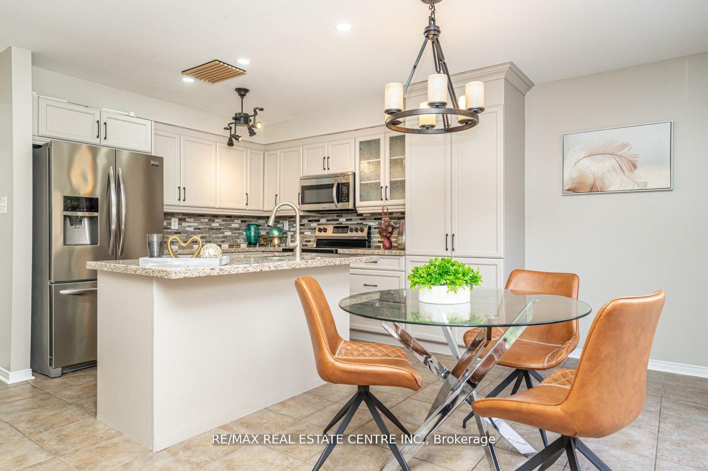 Photo 35 of 107 Crown Victoria Drive, Brampton, Fletcher's Meadow — HOMEH