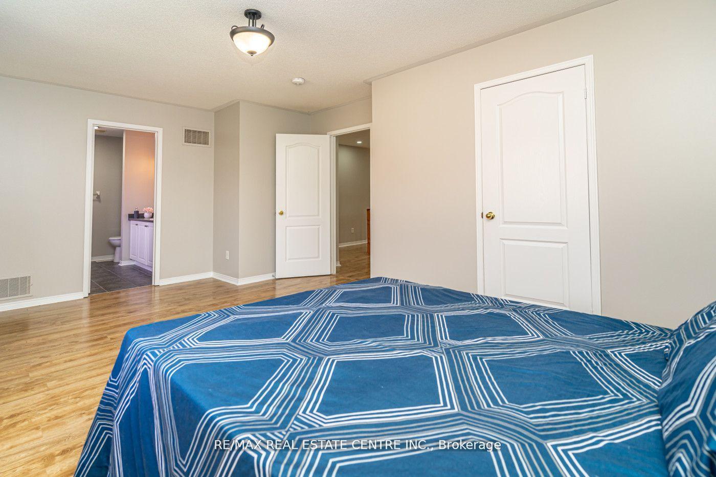 Photo 32 of 107 Crown Victoria Drive, Brampton, Fletcher's Meadow — HOMEH