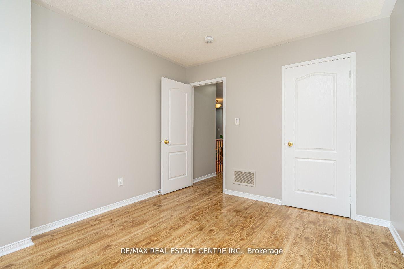 Photo 23 of 107 Crown Victoria Drive, Brampton, Fletcher's Meadow — HOMEH