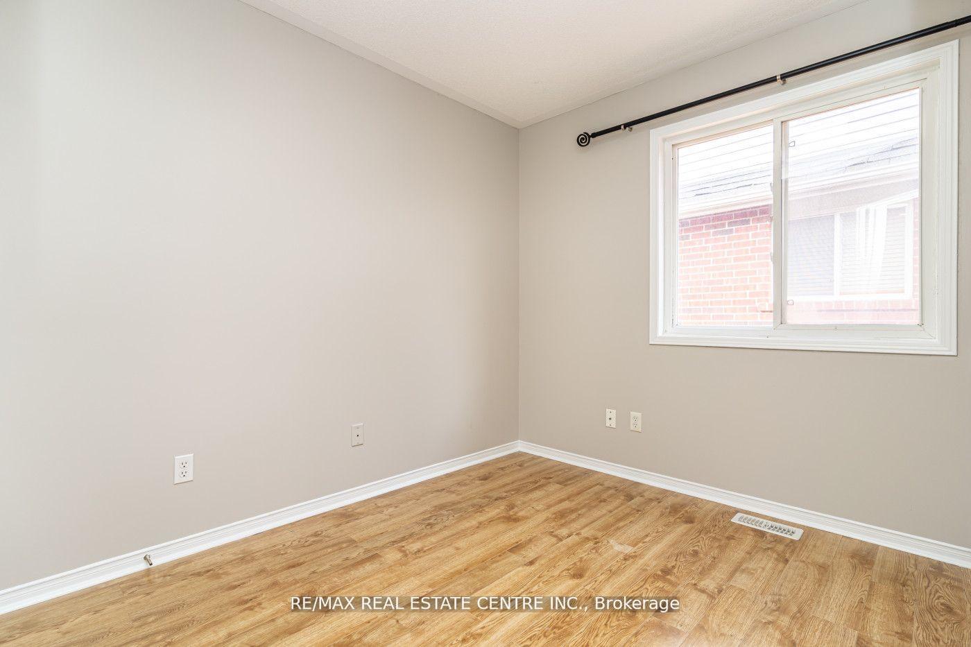 Photo 22 of 107 Crown Victoria Drive, Brampton, Fletcher's Meadow — HOMEH