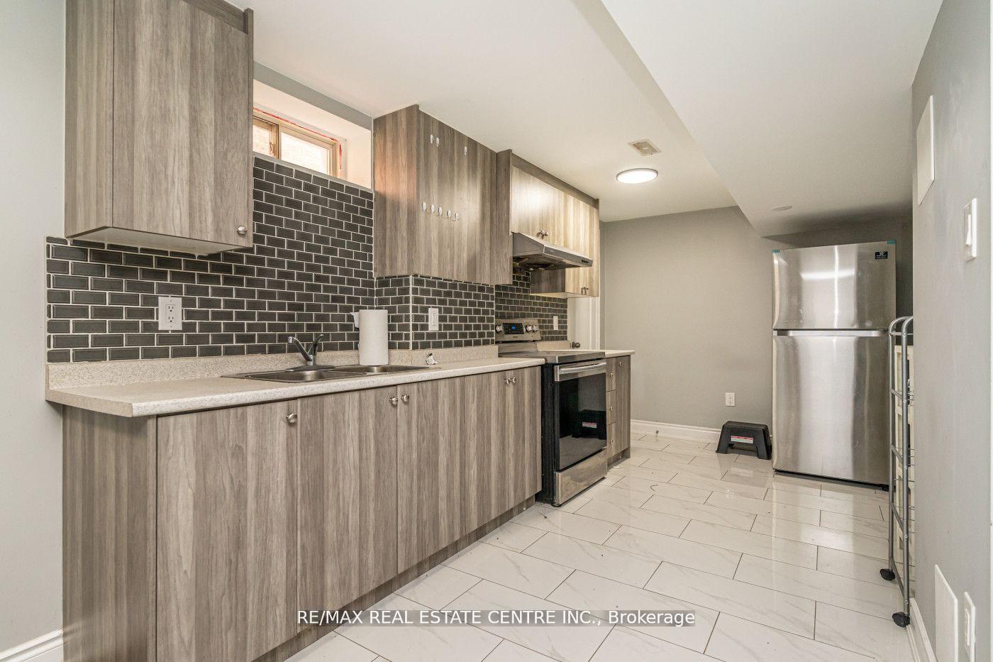 Photo 25 of 107 Crown Victoria Drive, Brampton, Fletcher's Meadow — HOMEH