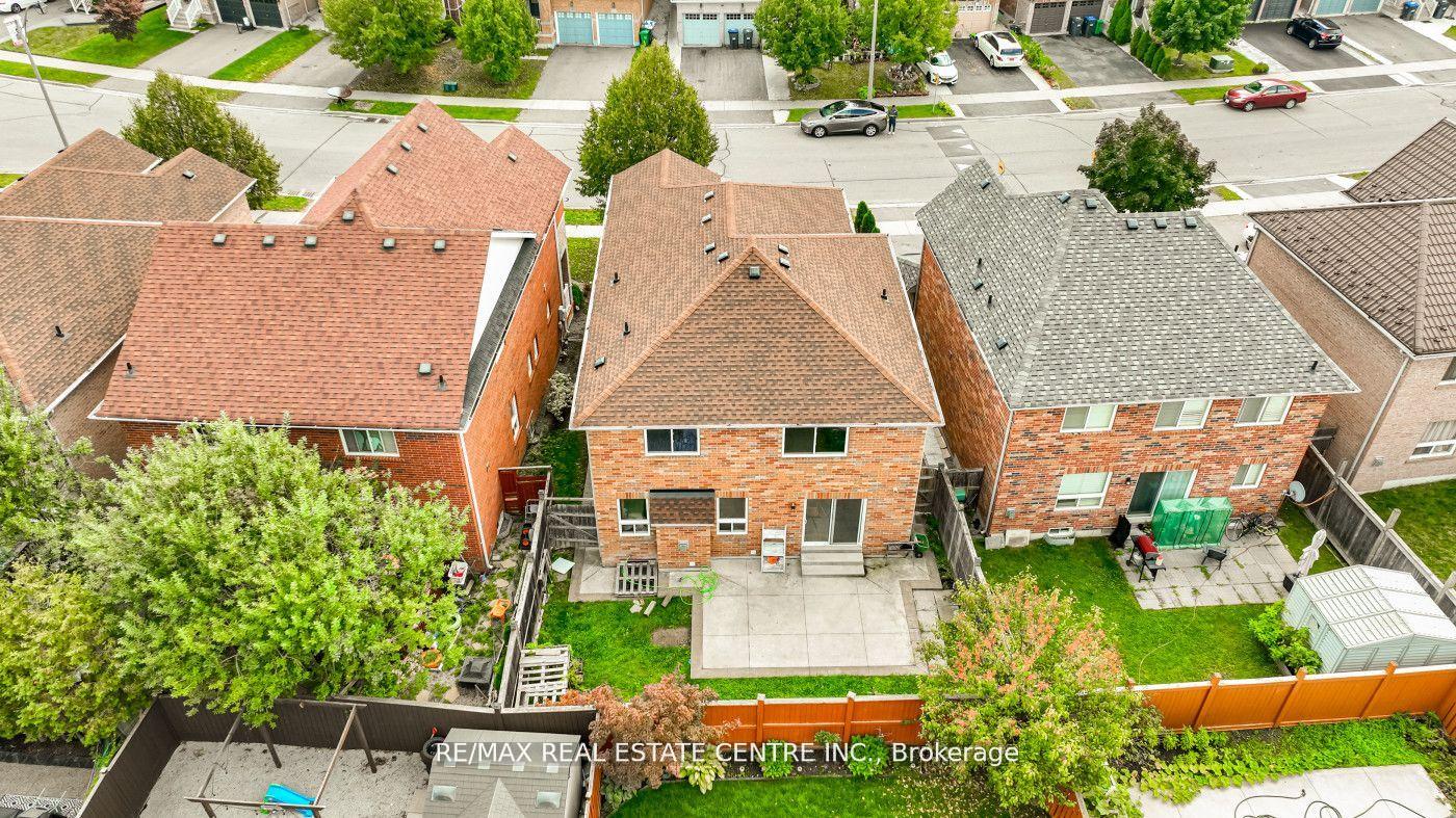 Photo 29 of 107 Crown Victoria Drive, Brampton, Fletcher's Meadow — HOMEH