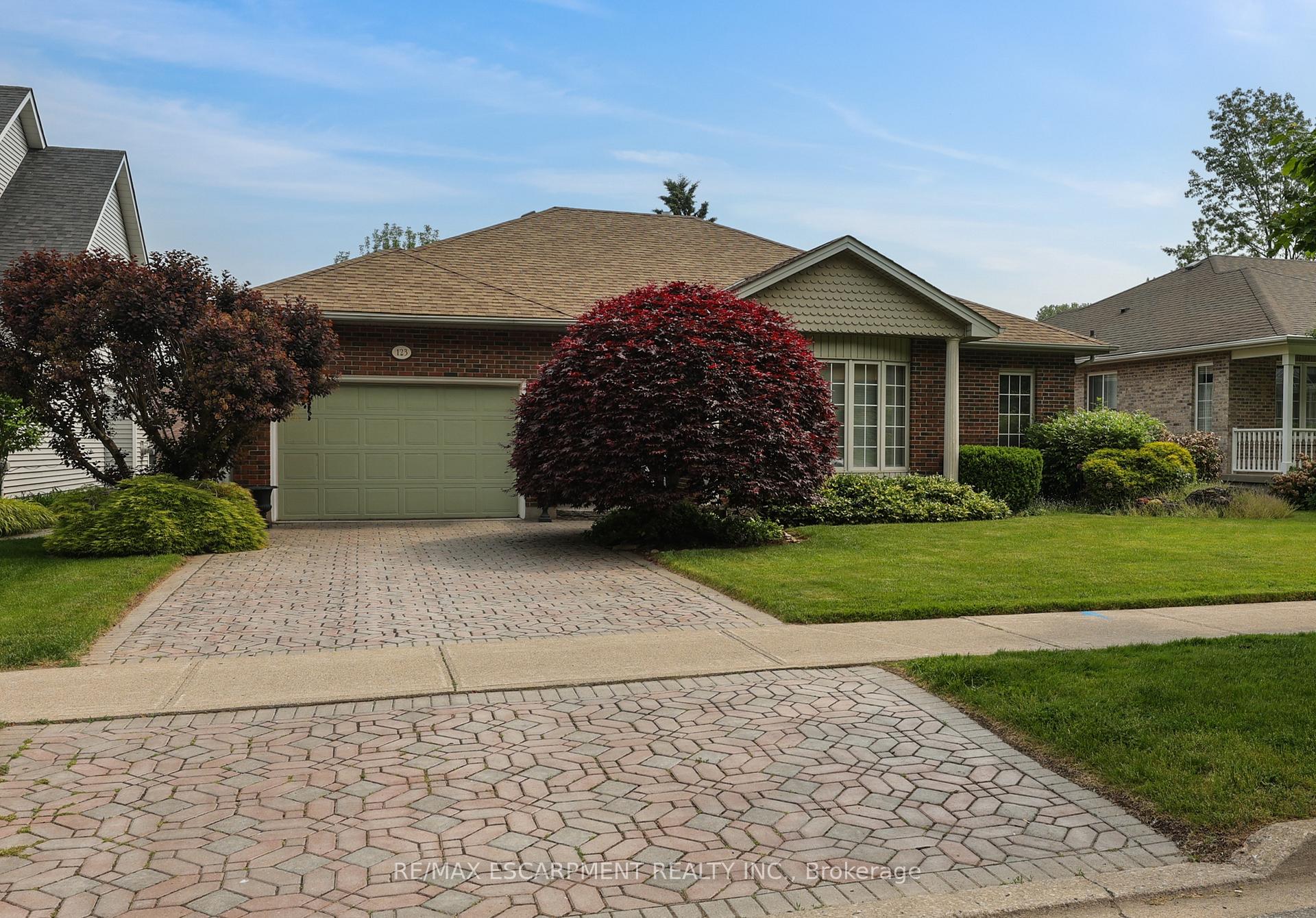 Photo 1 of 123 Dorchester Drive, Grimsby, Grimsby East — HOMEH