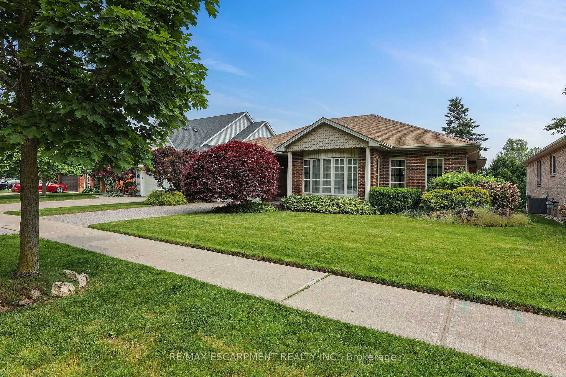 Photo 4 of 123 Dorchester Drive, Grimsby, Grimsby East — HOMEH