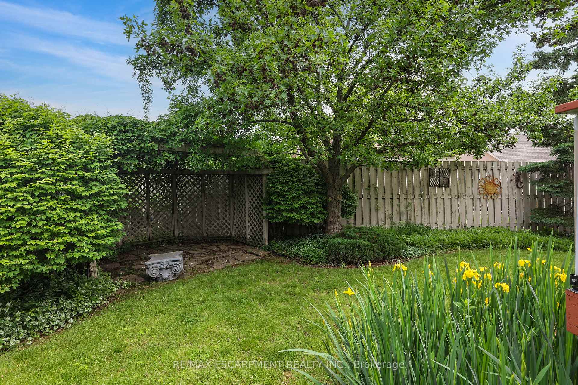 Photo 5 of 123 Dorchester Drive, Grimsby, Grimsby East — HOMEH