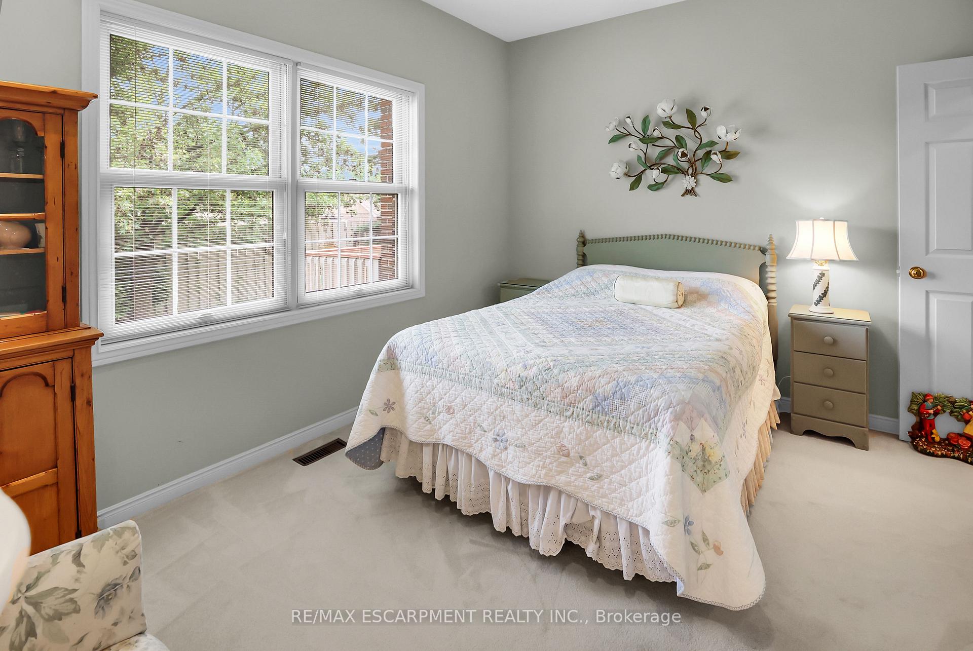 Photo 19 of 123 Dorchester Drive, Grimsby, Grimsby East — HOMEH