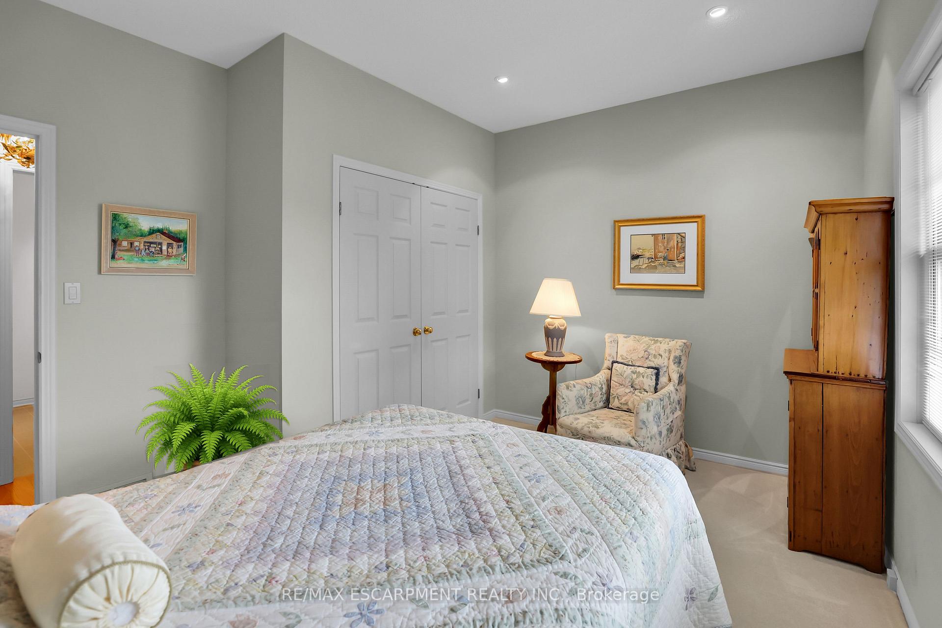 Photo 20 of 123 Dorchester Drive, Grimsby, Grimsby East — HOMEH