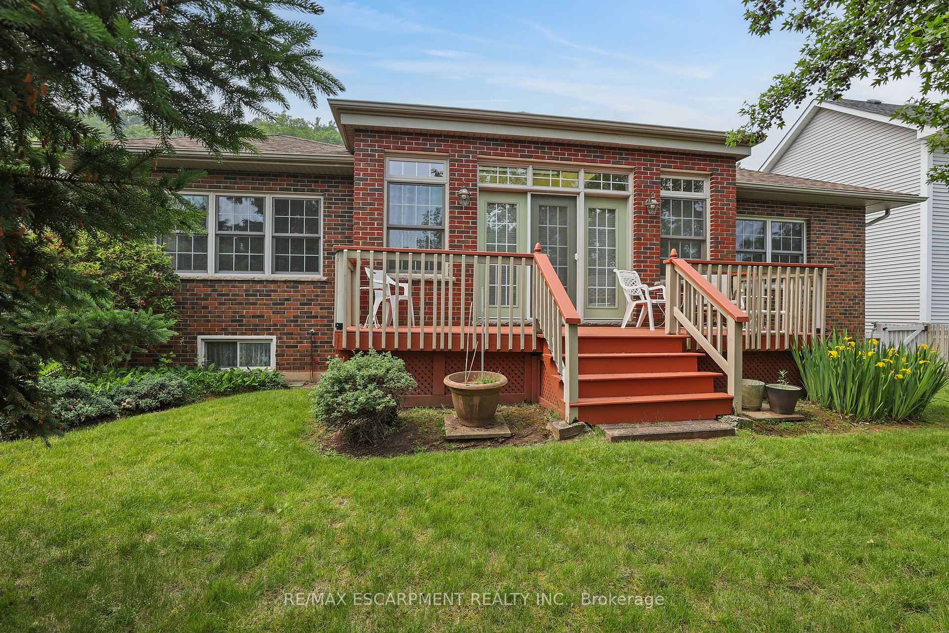 Photo 23 of 123 Dorchester Drive, Grimsby, Grimsby East — HOMEH
