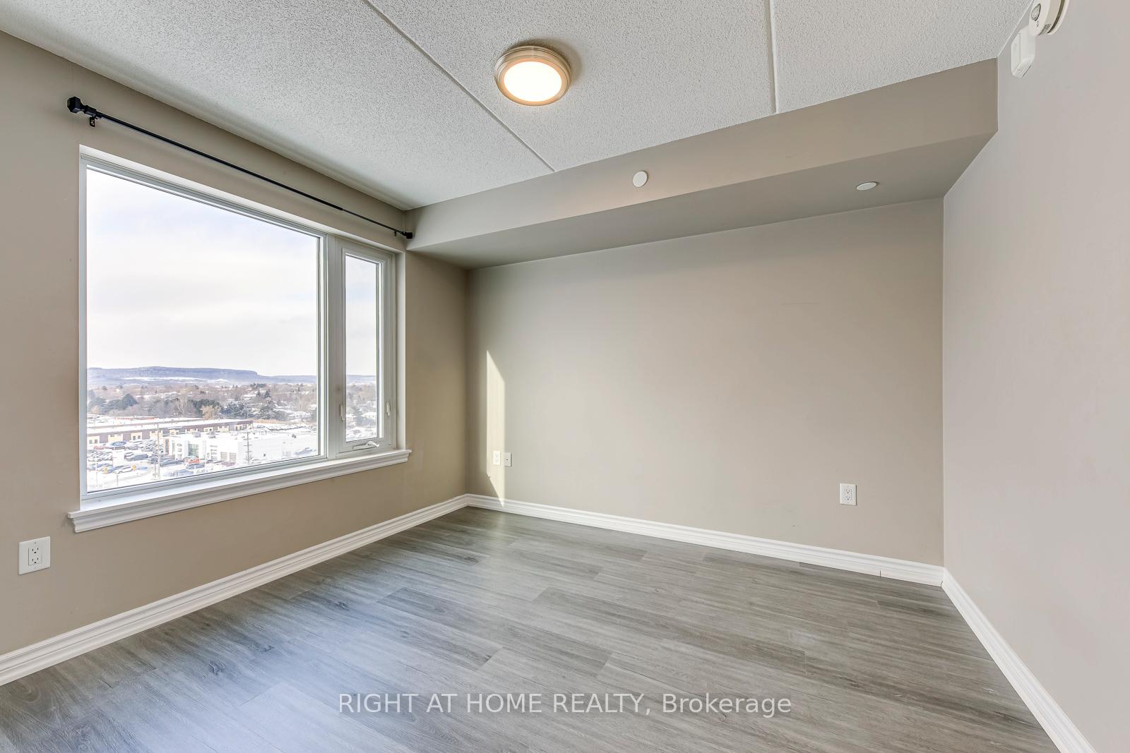 Photo 16 of Unit 1007, 716 Main Street E, Milton, Timberlea — HOMEH