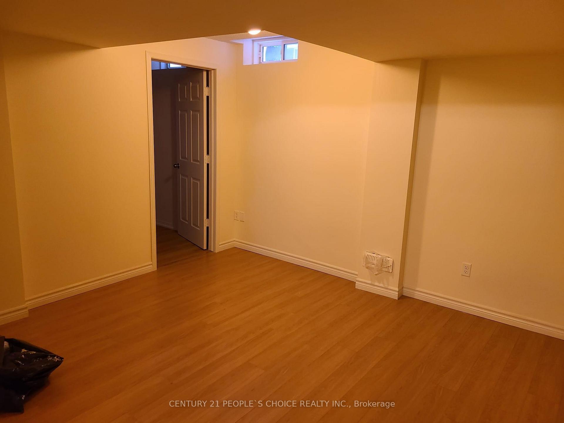 Photo 4 of Unit (Lower), 80 Gulfbrook Circle, Brampton, Heart Lake East — HOMEH