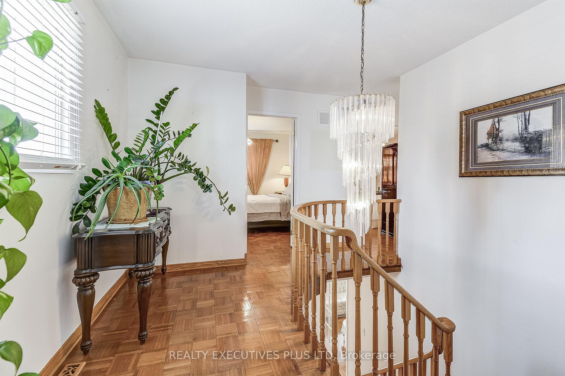 Photo 13 of 206 Vodden Street W, Brampton, Brampton West — HOMEH