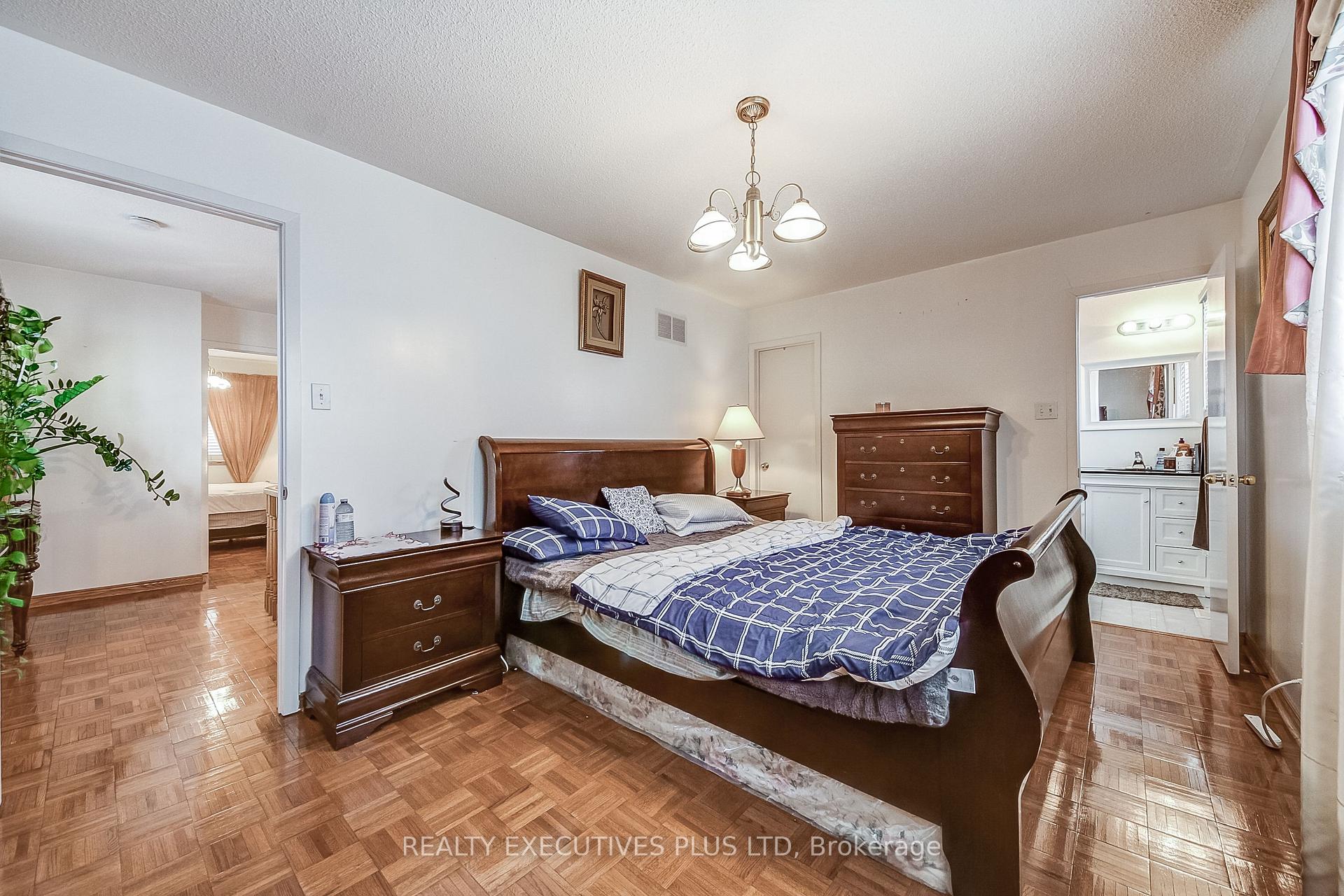 Photo 35 of 206 Vodden Street W, Brampton, Brampton West — HOMEH