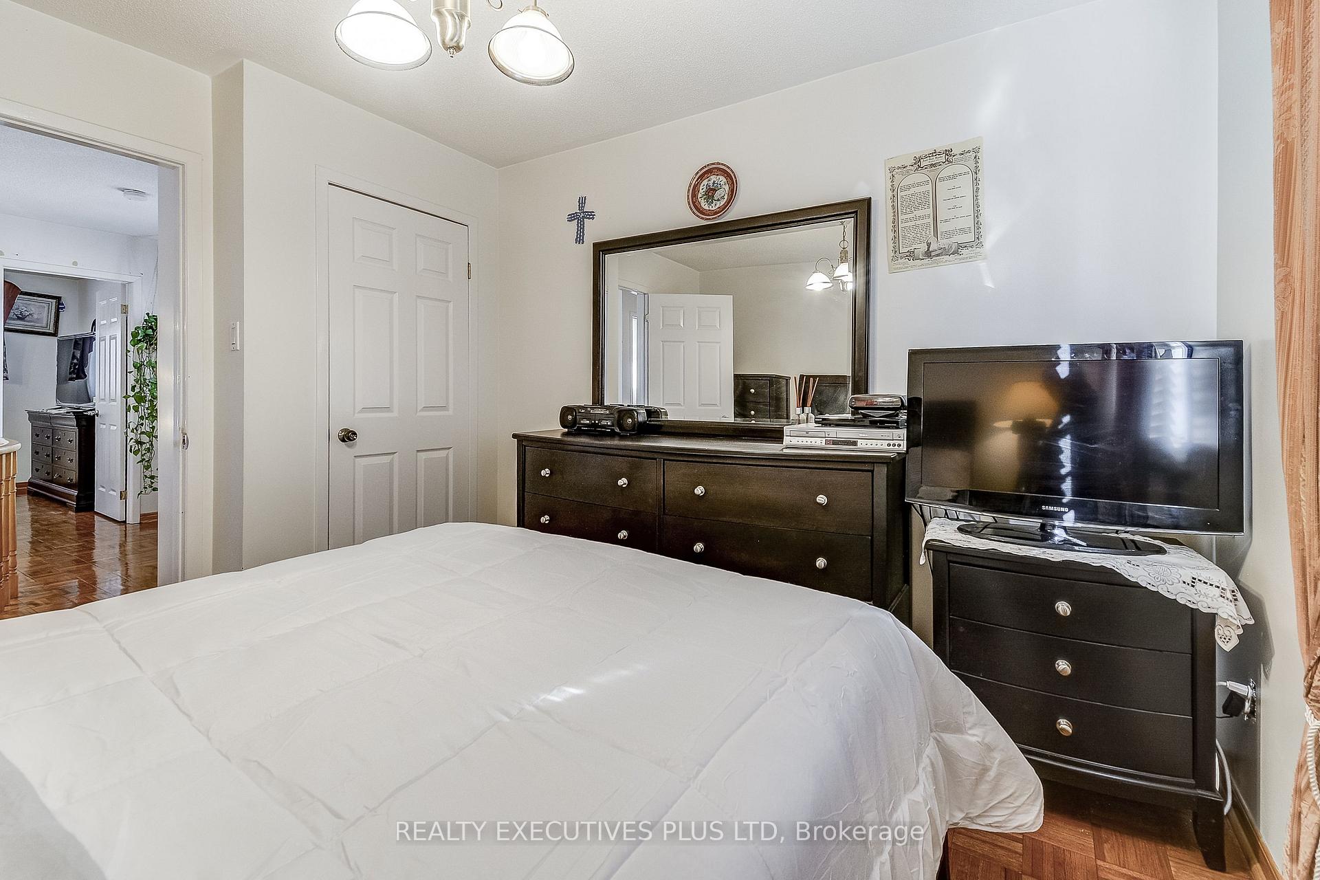 Photo 8 of 206 Vodden Street W, Brampton, Brampton West — HOMEH