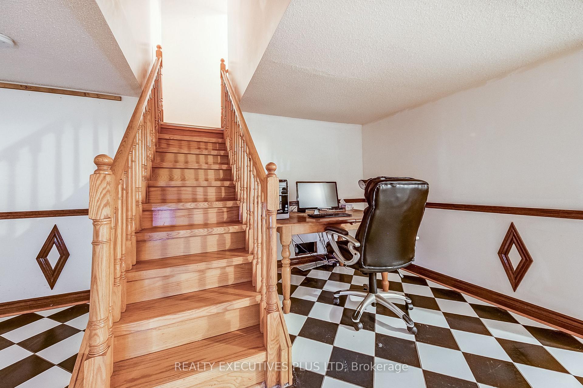 Photo 16 of 206 Vodden Street W, Brampton, Brampton West — HOMEH