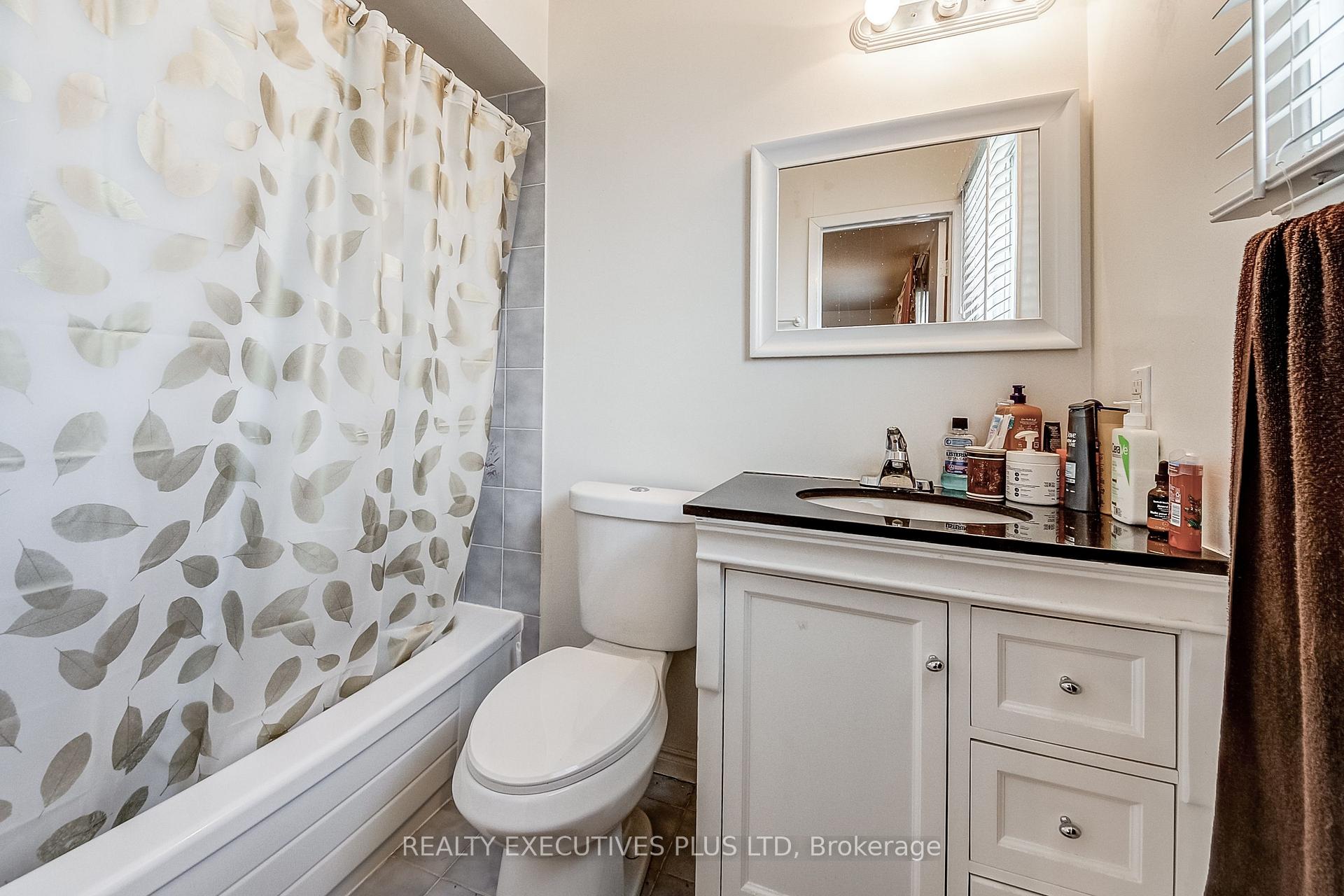 Photo 23 of 206 Vodden Street W, Brampton, Brampton West — HOMEH