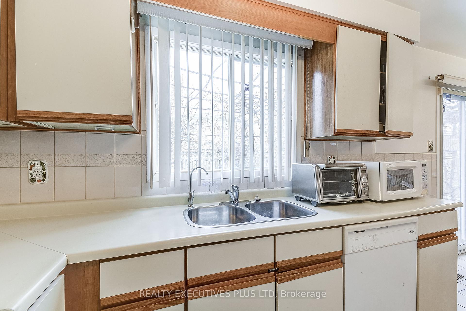 Photo 36 of 206 Vodden Street W, Brampton, Brampton West — HOMEH