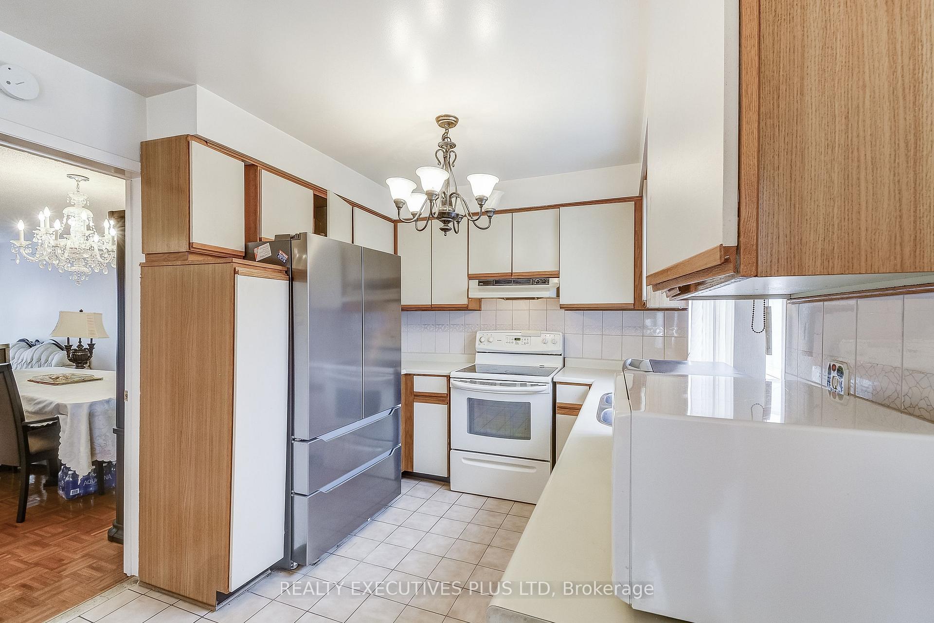 Photo 45 of 206 Vodden Street W, Brampton, Brampton West — HOMEH