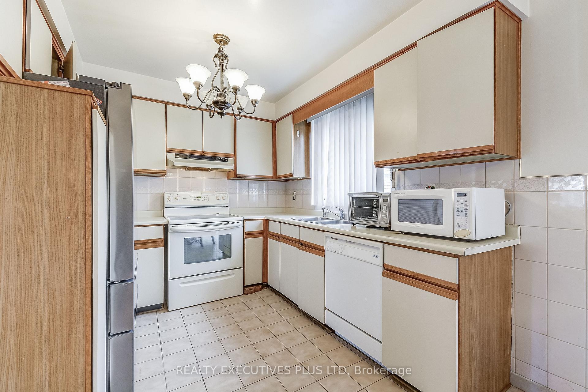 Photo 44 of 206 Vodden Street W, Brampton, Brampton West — HOMEH