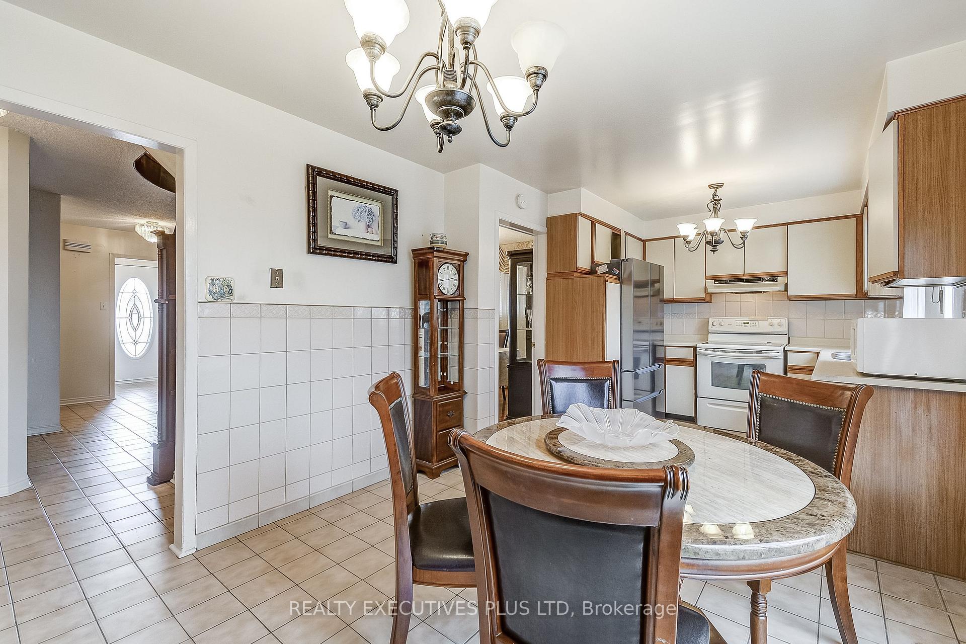 Photo 28 of 206 Vodden Street W, Brampton, Brampton West — HOMEH