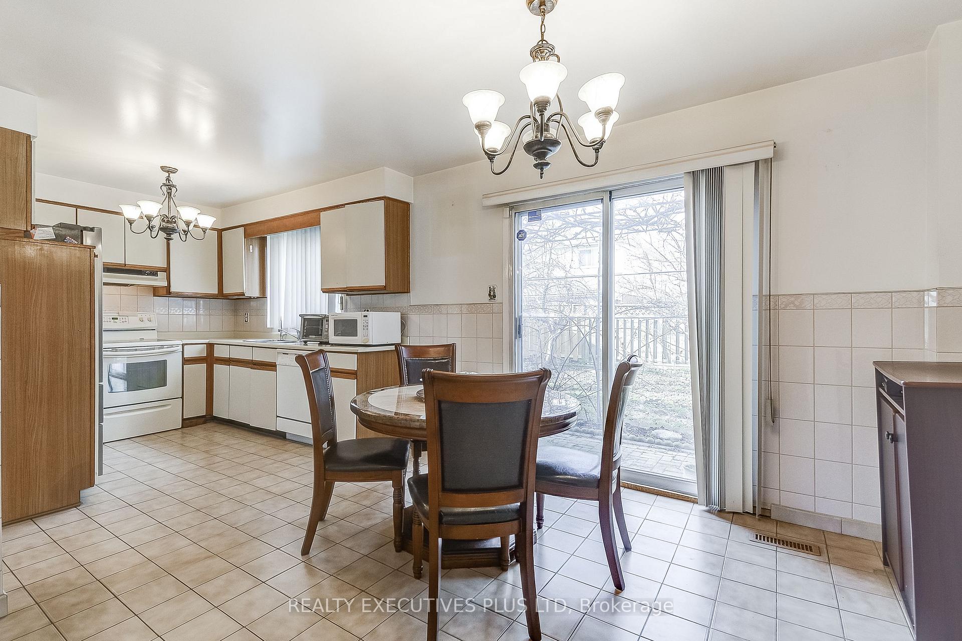 Photo 27 of 206 Vodden Street W, Brampton, Brampton West — HOMEH