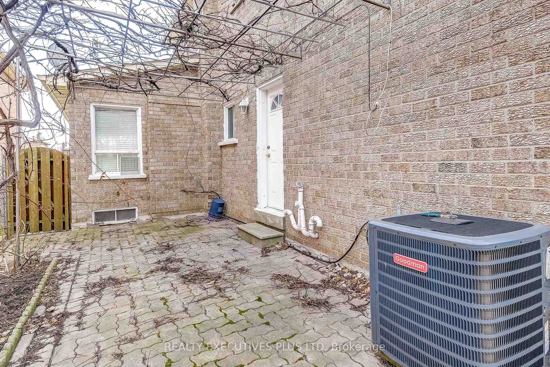 Photo 32 of 206 Vodden Street W, Brampton, Brampton West — HOMEH