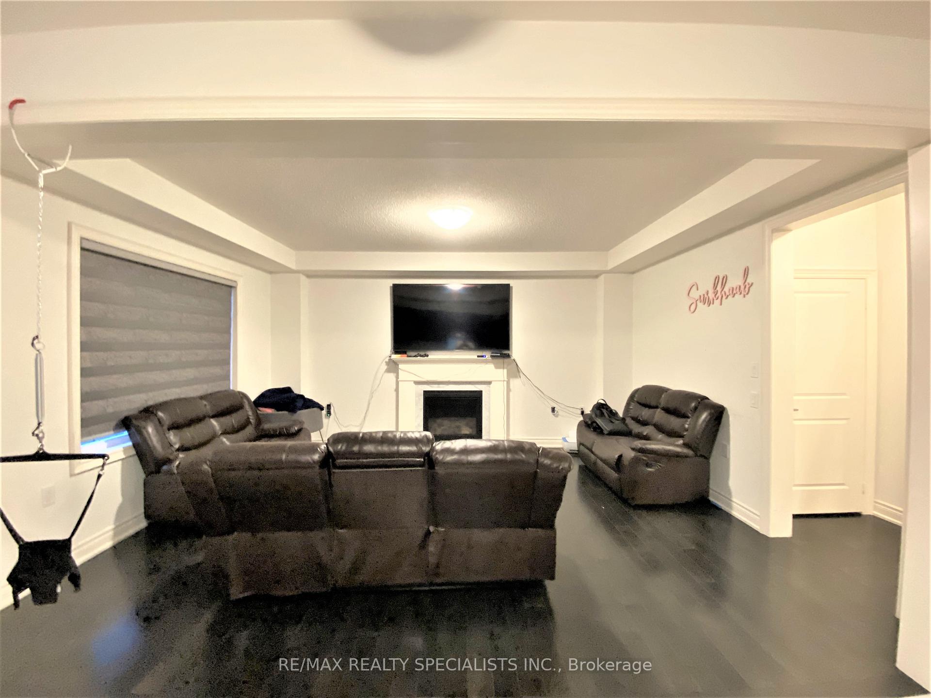 Photo 6 of Unit Upper Level, 56 Deer Ridge Trail, Caledon, Rural Caledon — HOMEH