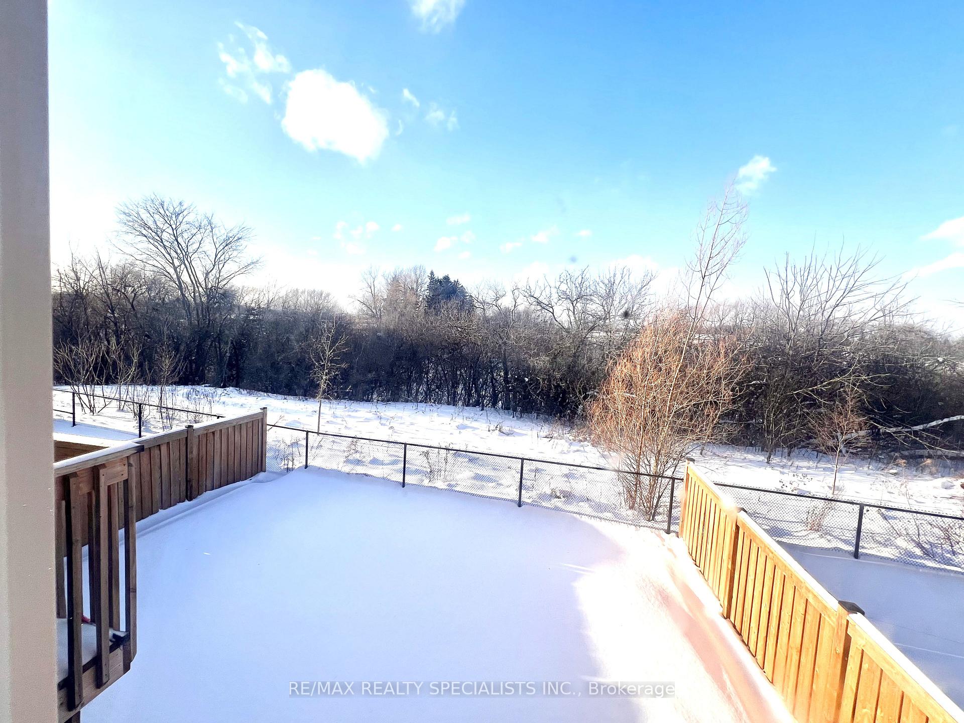 Photo 17 of Unit Upper Level, 56 Deer Ridge Trail, Caledon, Rural Caledon — HOMEH