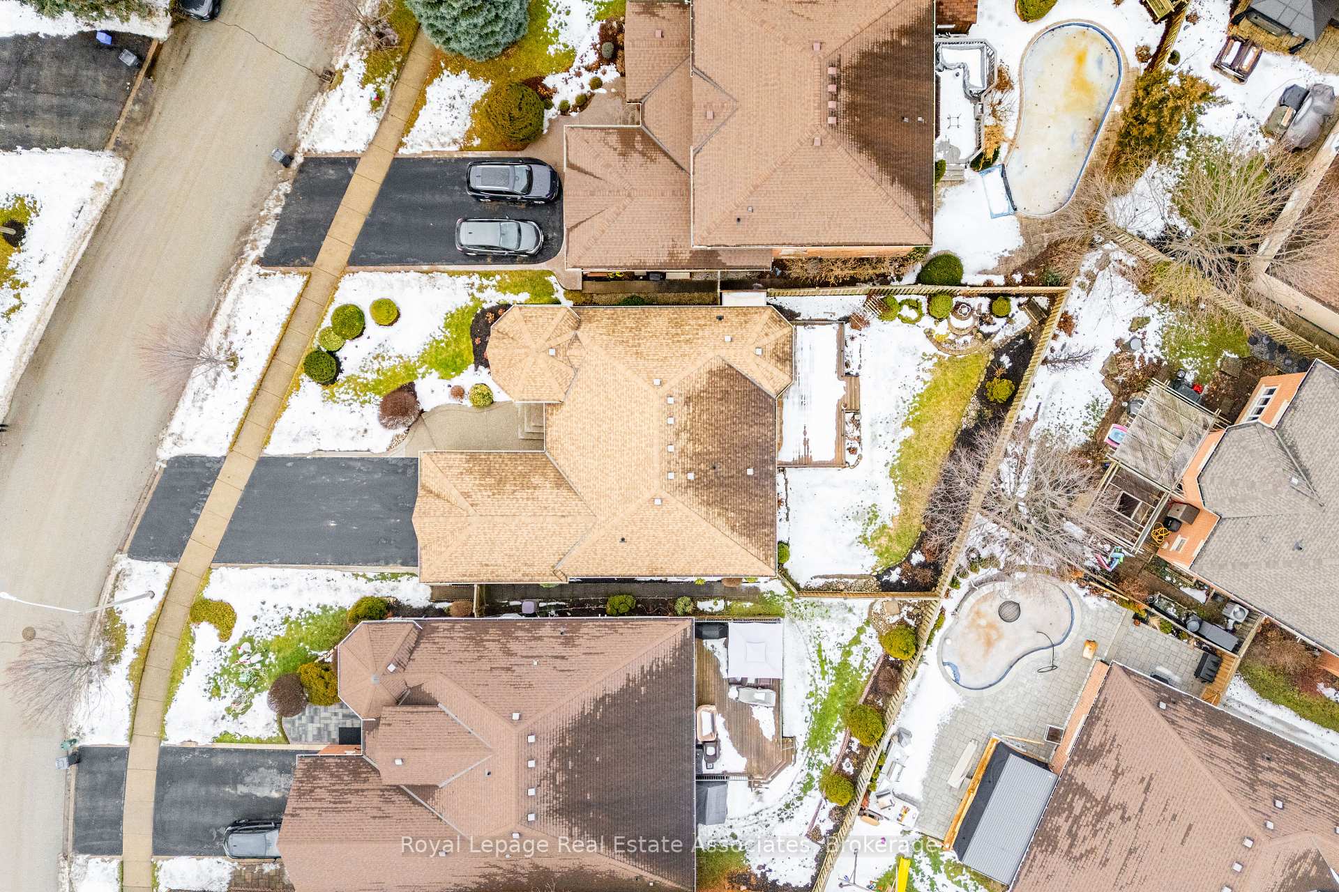 Photo 4 of 91 Samuel Crescent, Halton Hills, Georgetown — HOMEH