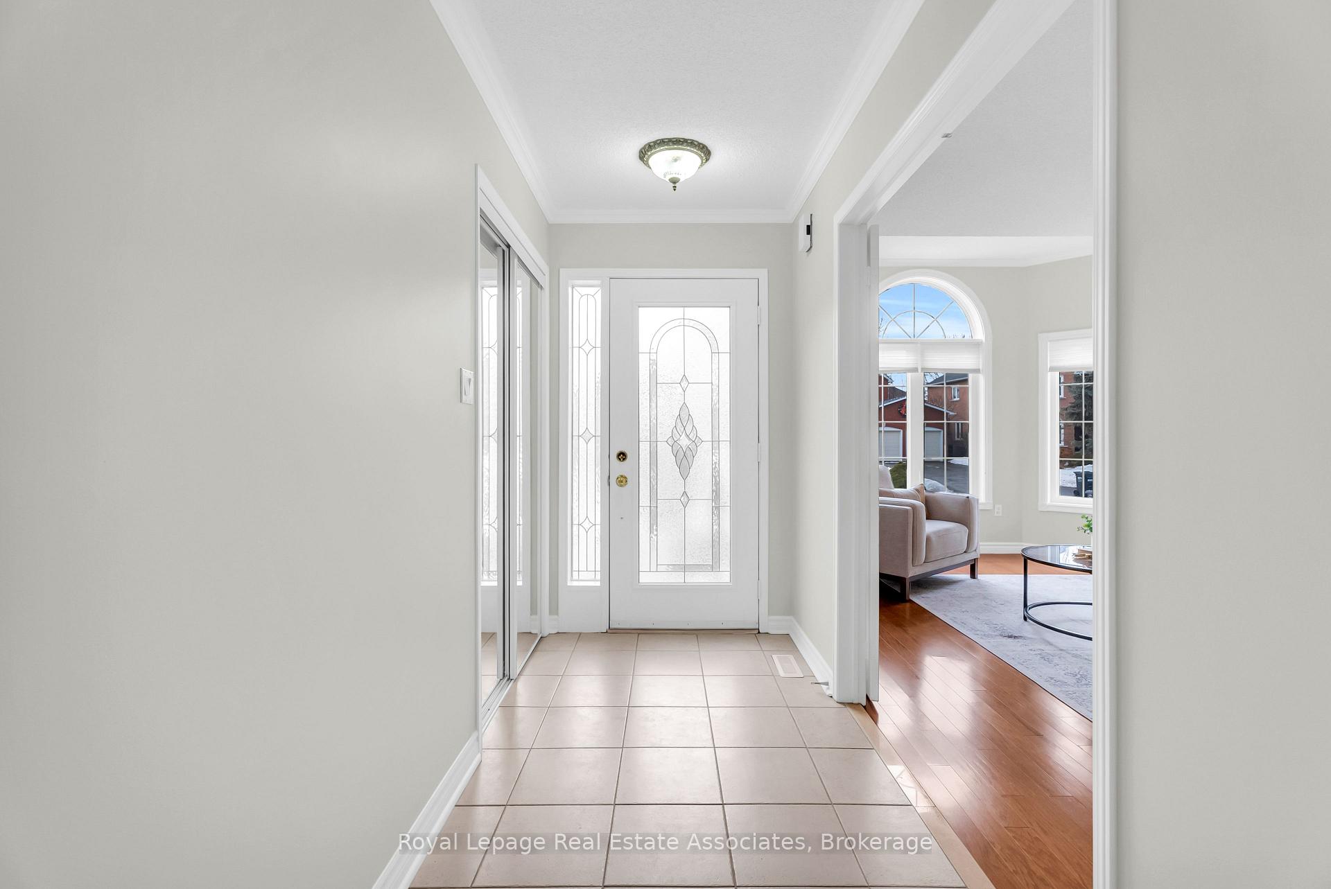 Photo 5 of 91 Samuel Crescent, Halton Hills, Georgetown — HOMEH