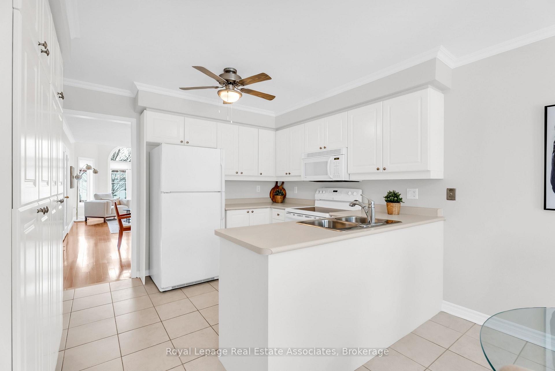 Photo 8 of 91 Samuel Crescent, Halton Hills, Georgetown — HOMEH
