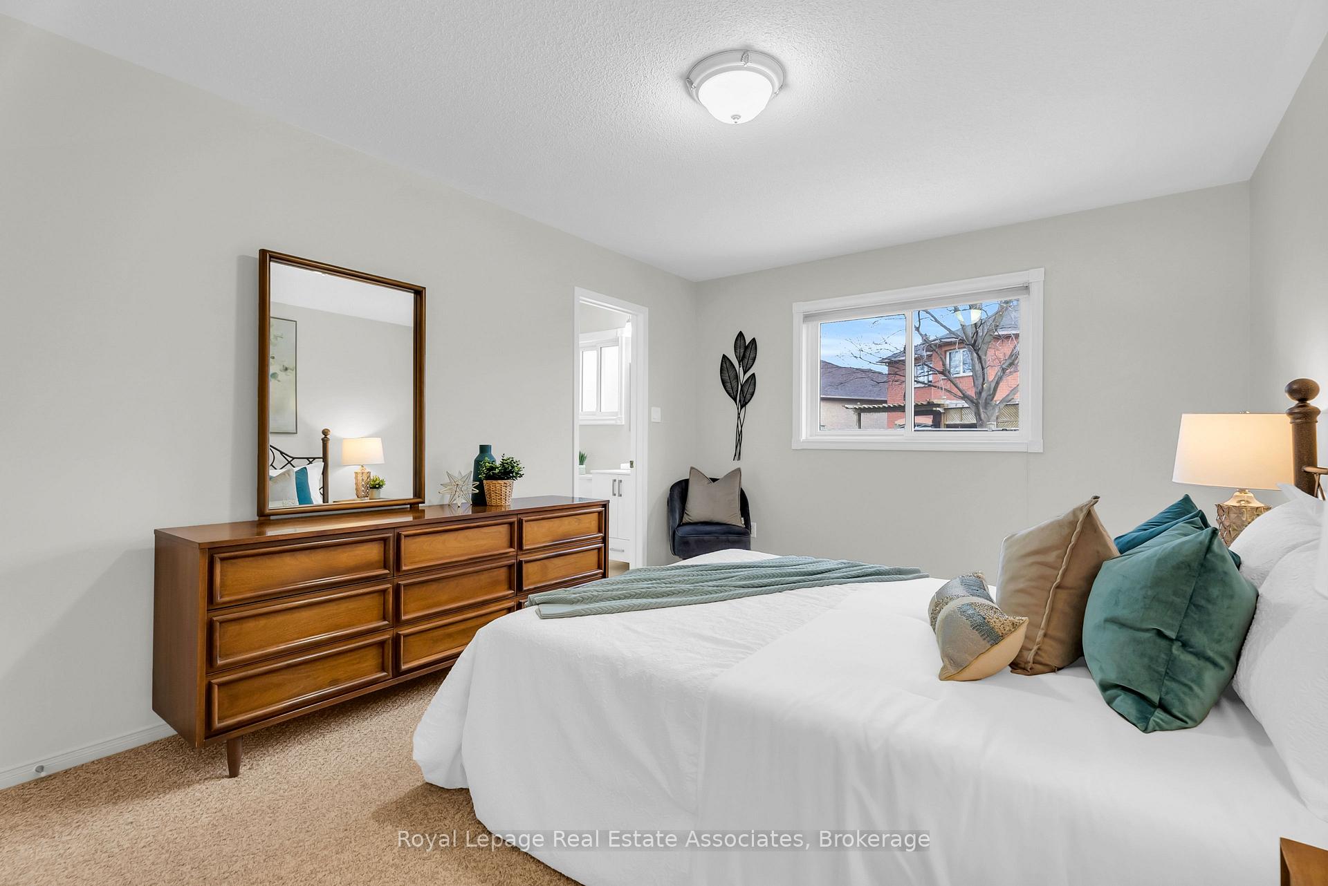 Photo 22 of 91 Samuel Crescent, Halton Hills, Georgetown — HOMEH