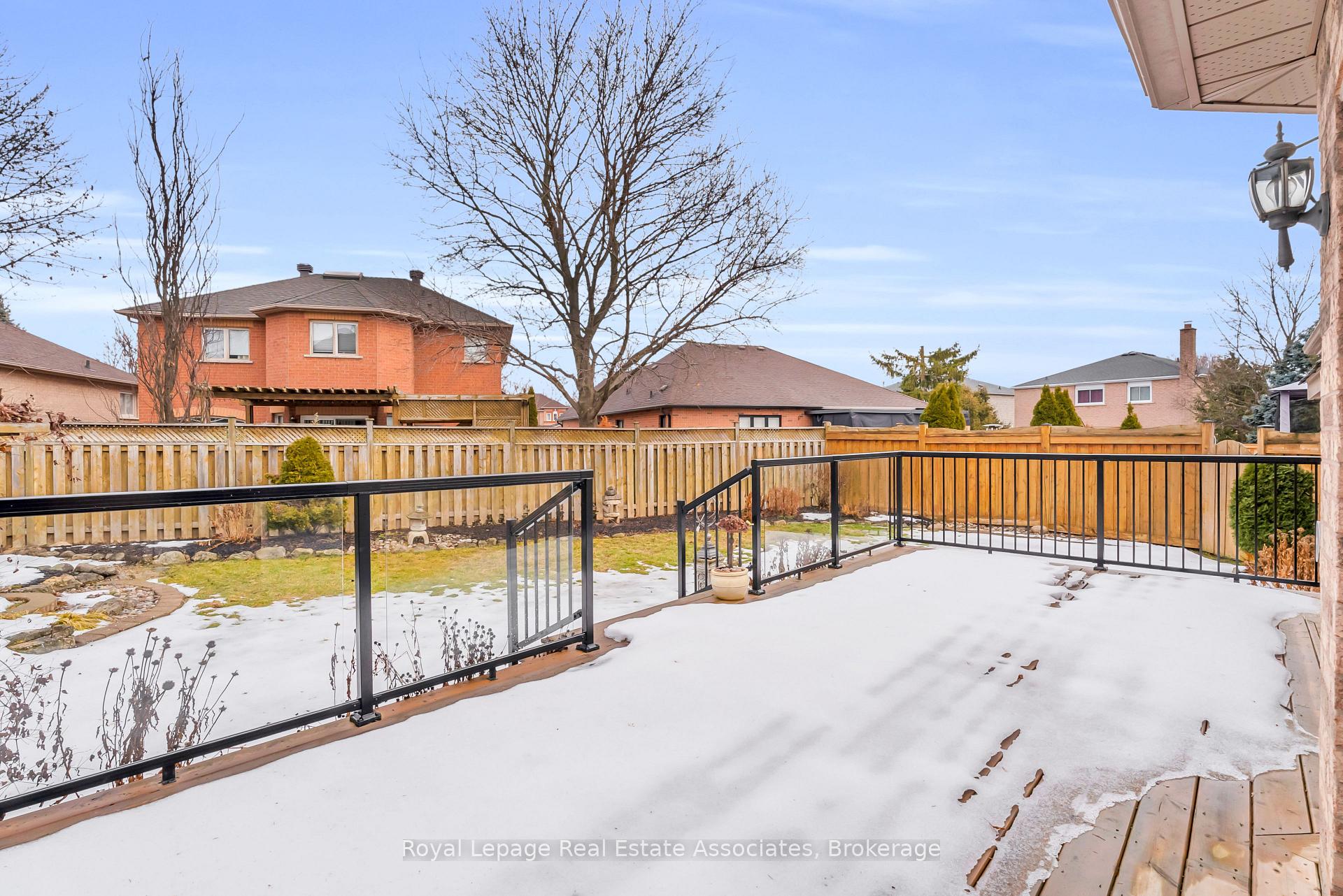 Photo 19 of 91 Samuel Crescent, Halton Hills, Georgetown — HOMEH