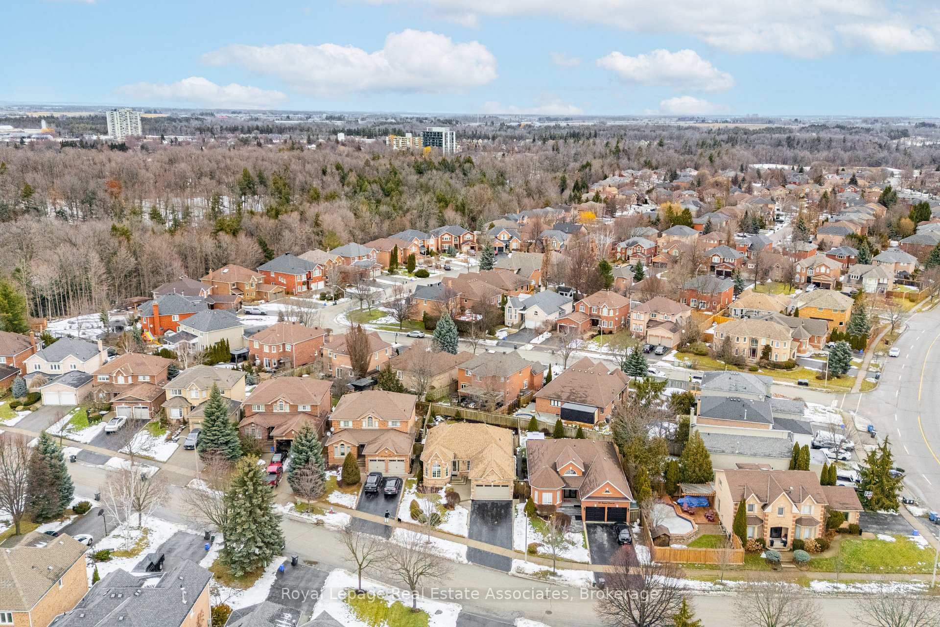 Photo 21 of 91 Samuel Crescent, Halton Hills, Georgetown — HOMEH