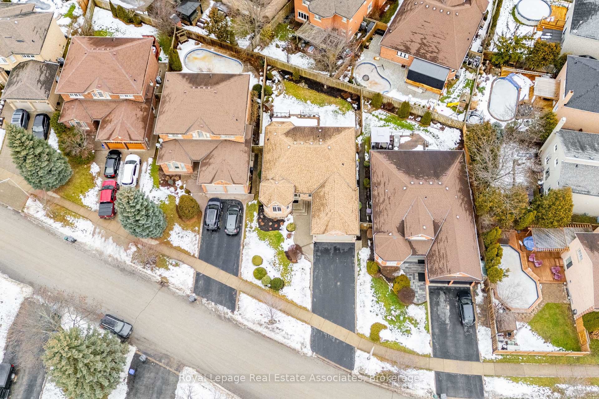 Photo 24 of 91 Samuel Crescent, Halton Hills, Georgetown — HOMEH