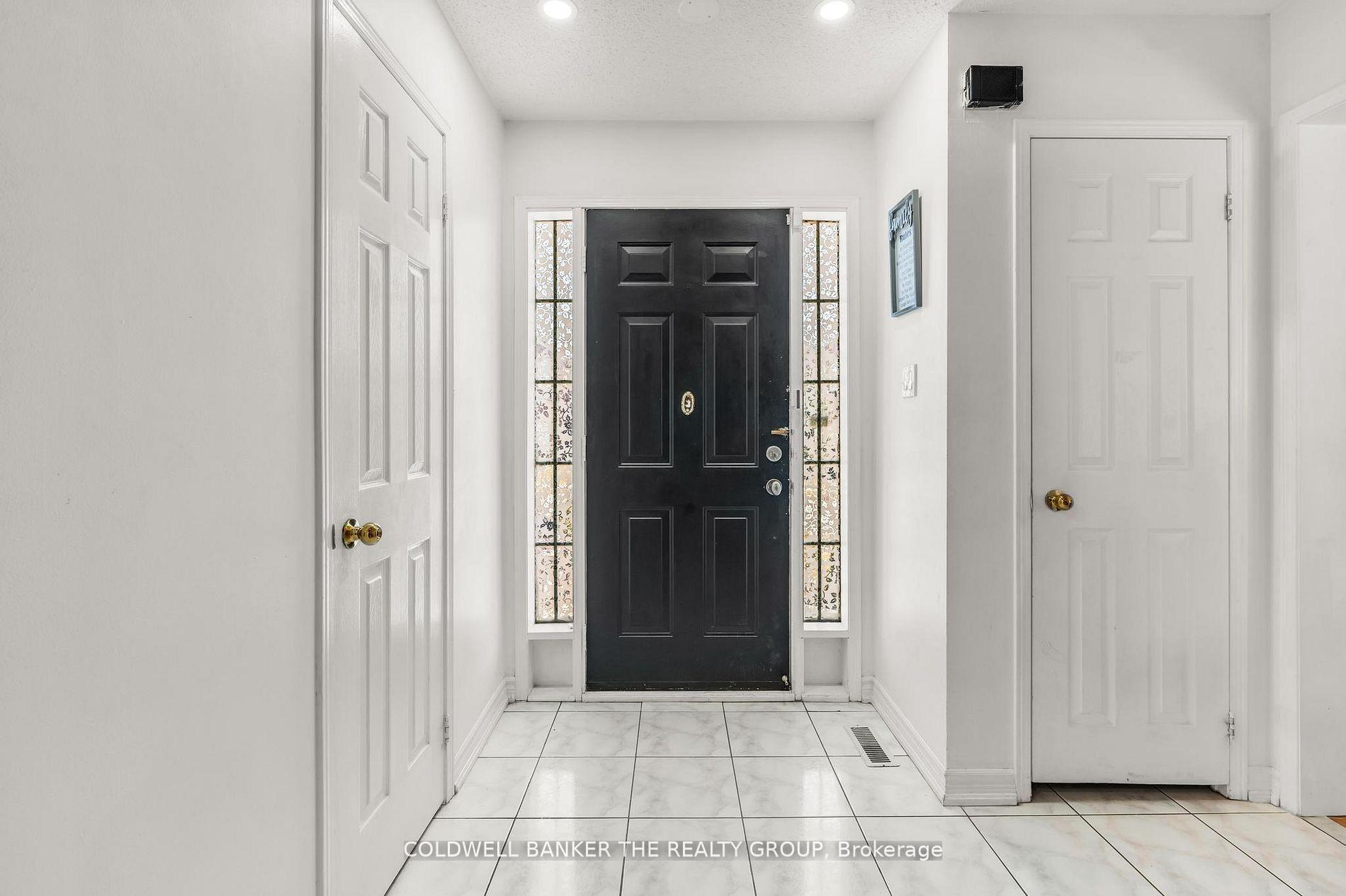 Photo 7 of 10 Colleyville Street, Brampton, Snelgrove — HOMEH