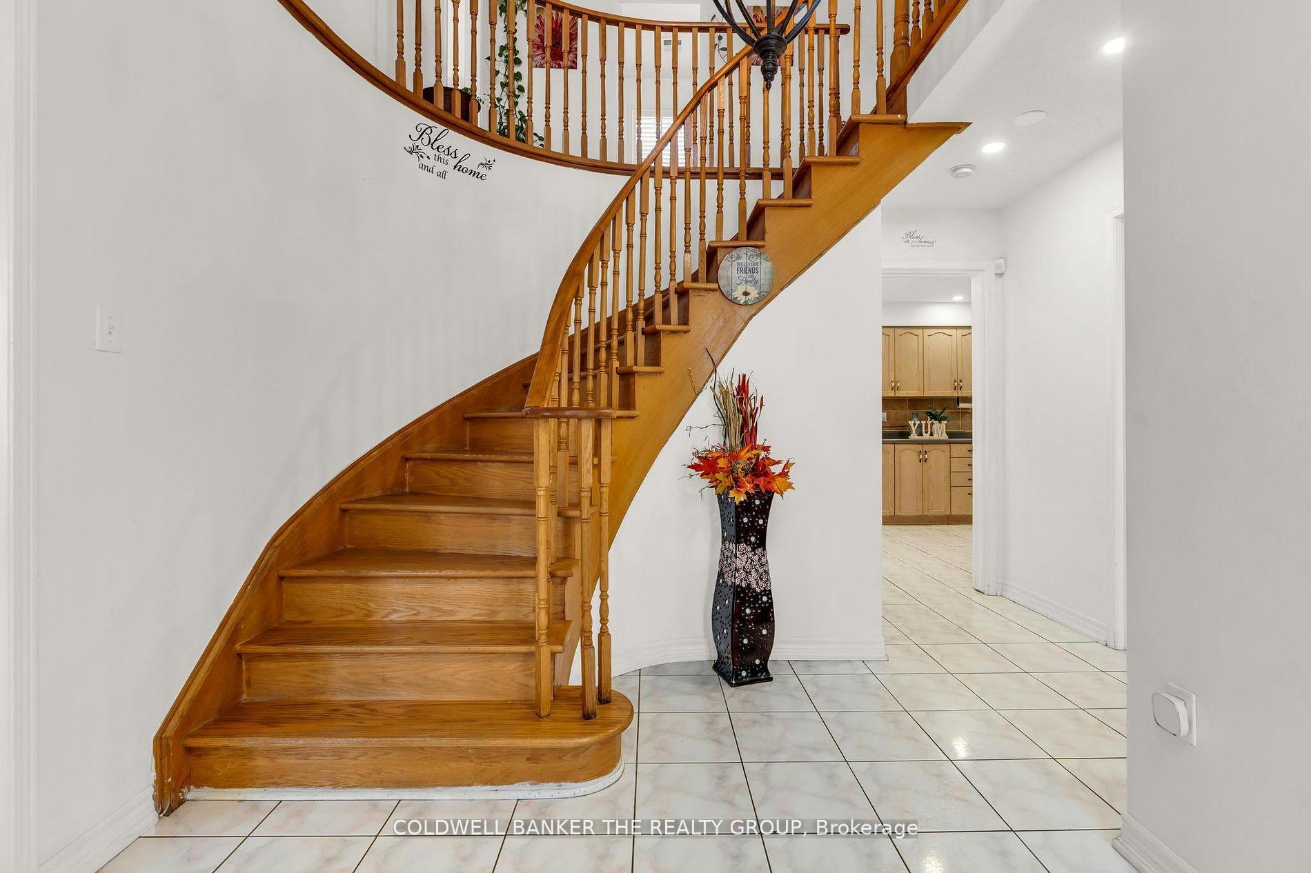 Photo 11 of 10 Colleyville Street, Brampton, Snelgrove — HOMEH