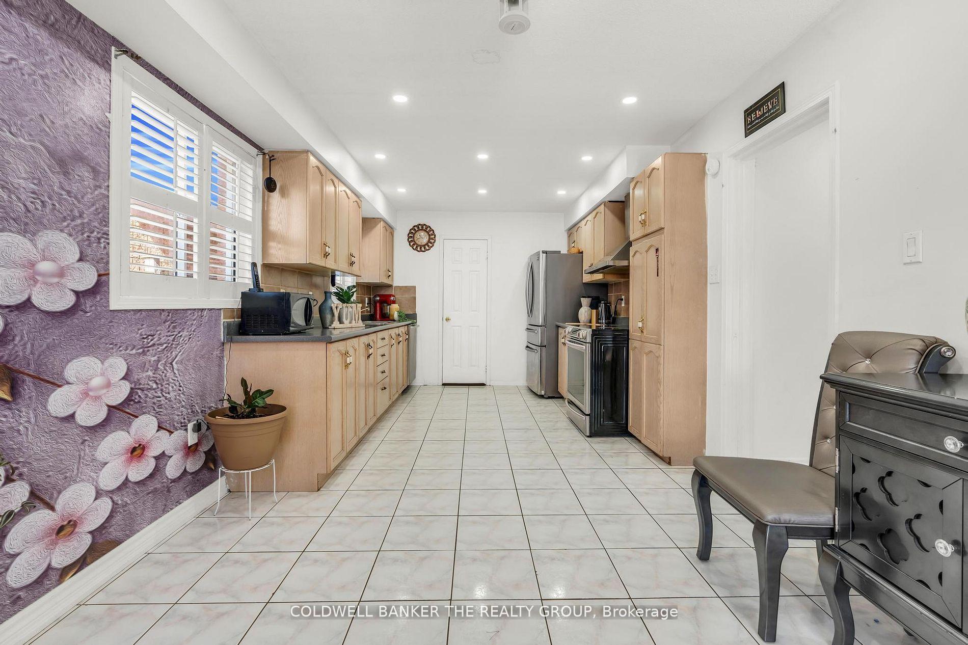 Photo 33 of 10 Colleyville Street, Brampton, Snelgrove — HOMEH