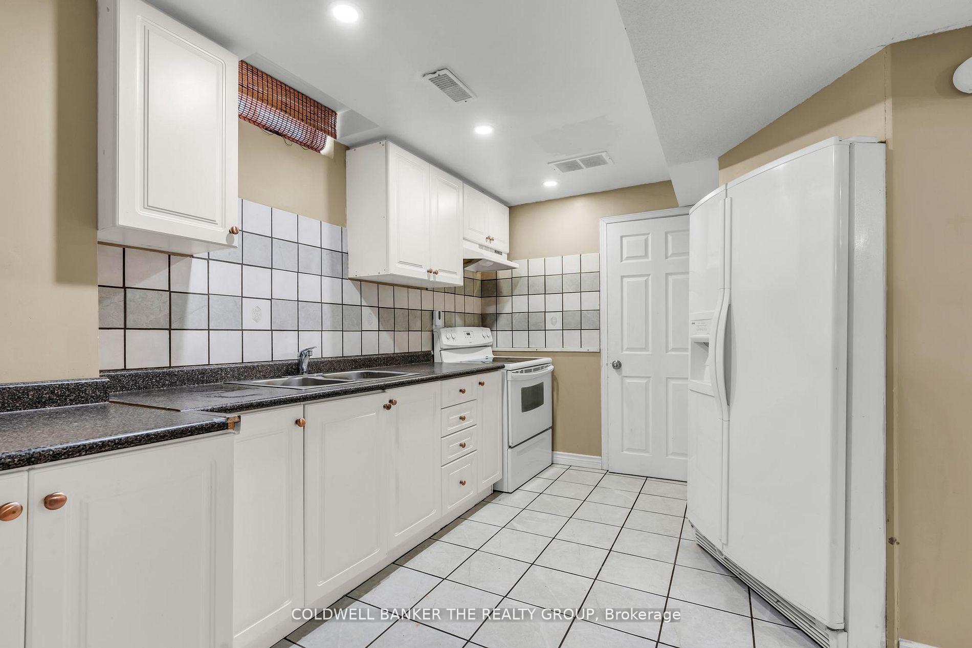 Photo 31 of 10 Colleyville Street, Brampton, Snelgrove — HOMEH