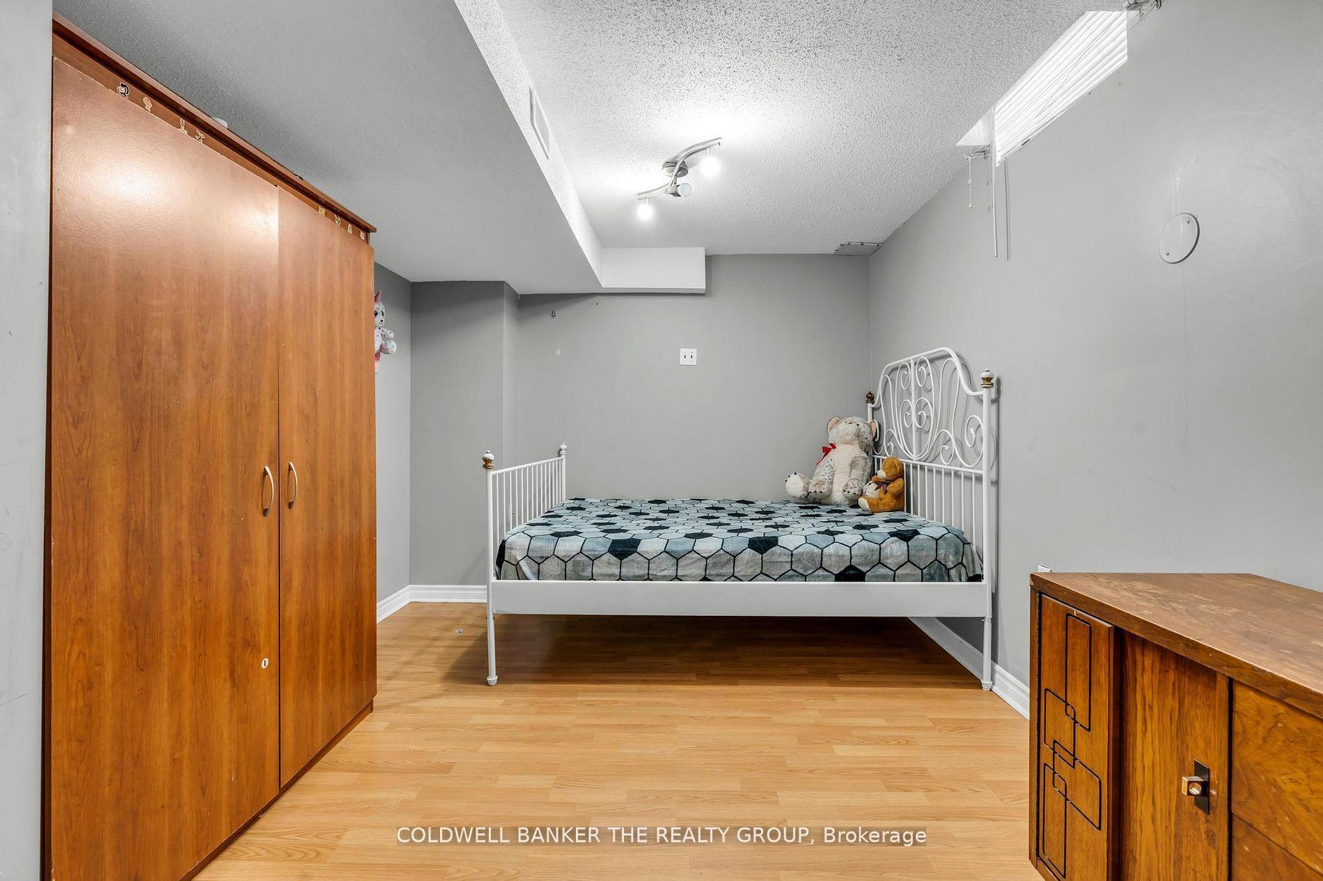 Photo 22 of 10 Colleyville Street, Brampton, Snelgrove — HOMEH