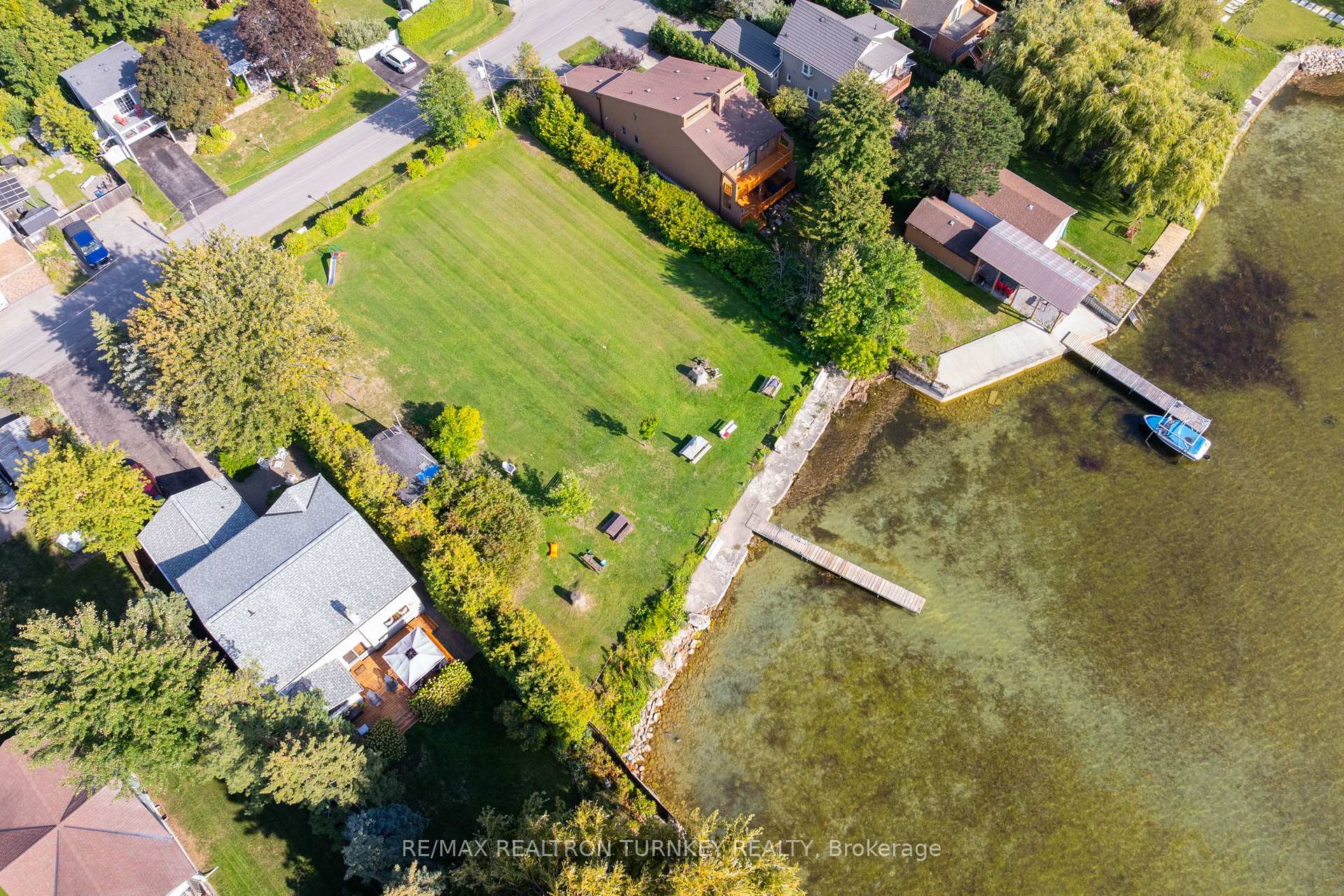 Photo 4 of 137 Cooks Bay Drive, Georgina, Keswick North — HOMEH