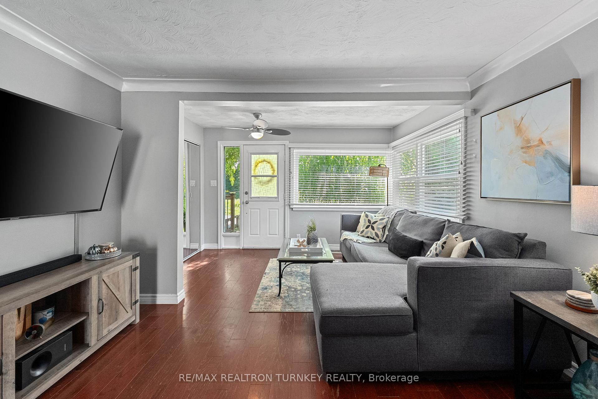 Photo 5 of 137 Cooks Bay Drive, Georgina, Keswick North — HOMEH