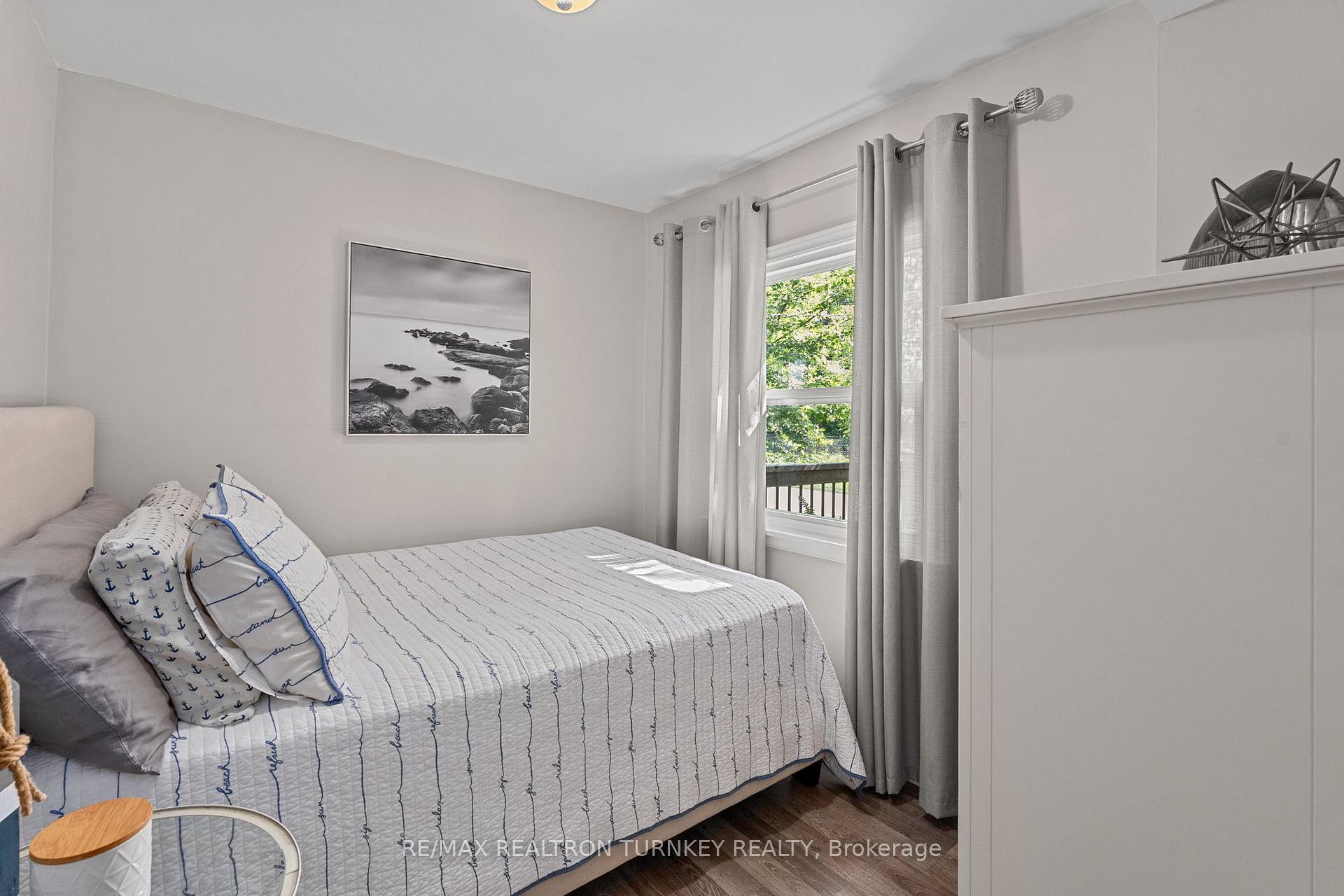 Photo 9 of 137 Cooks Bay Drive, Georgina, Keswick North — HOMEH